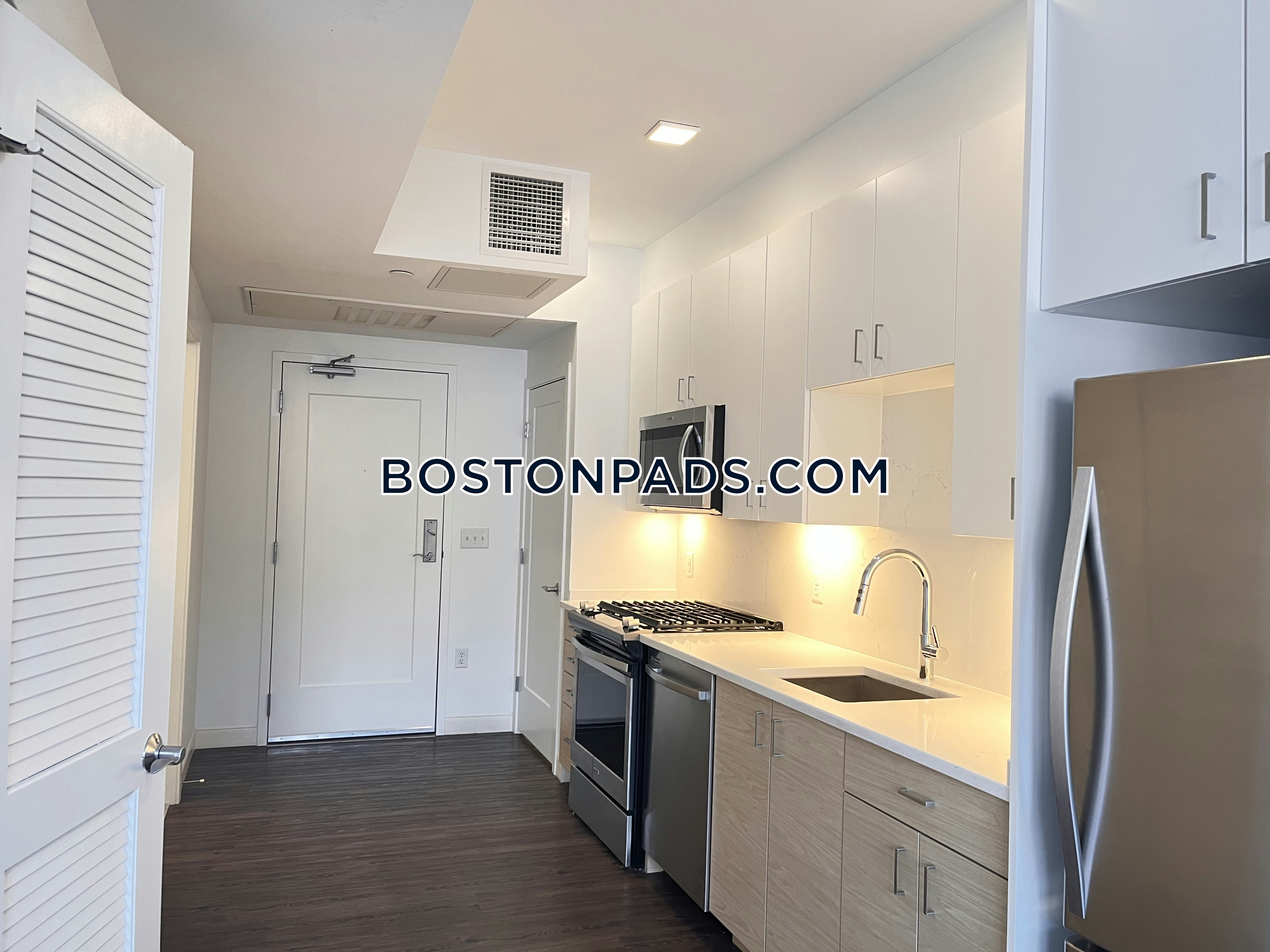 Trio Newton Photo 65