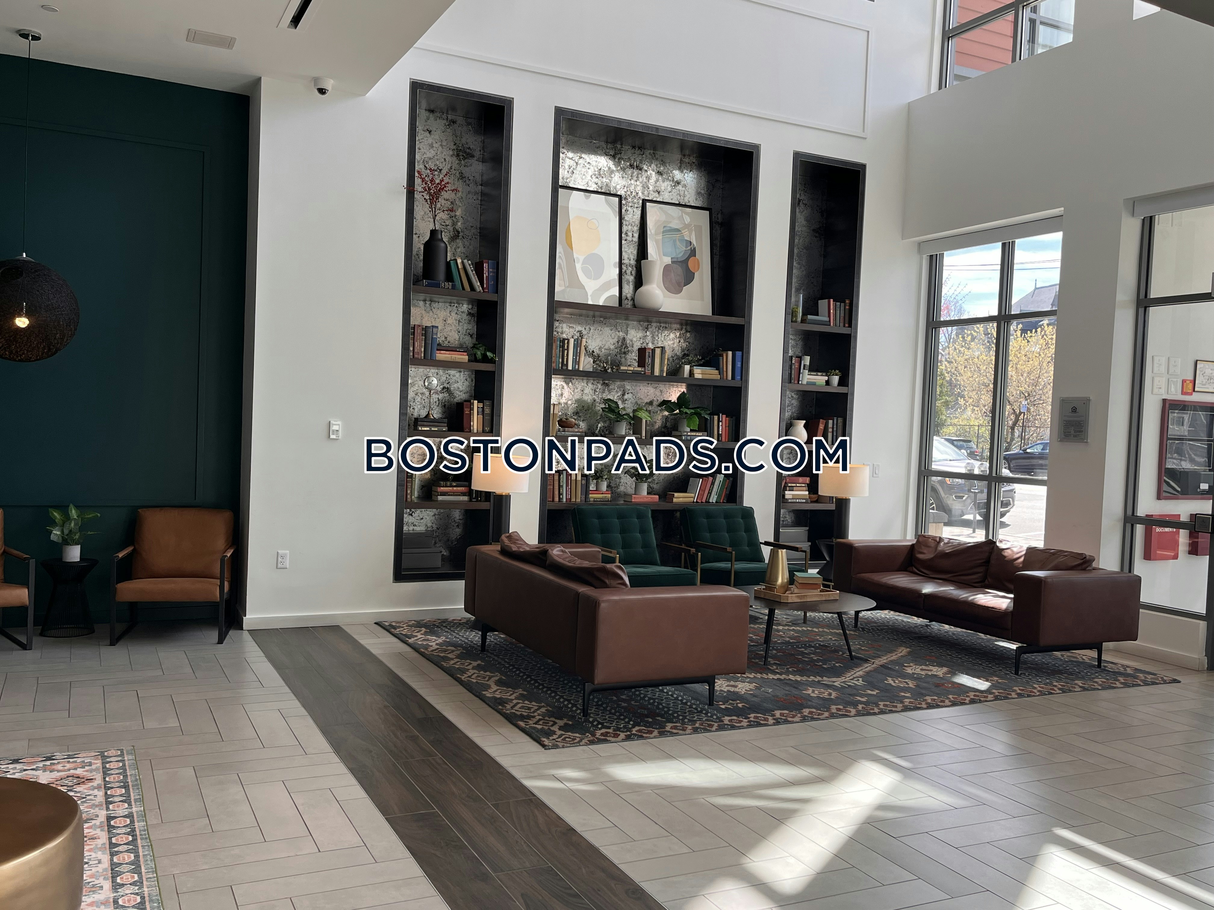 Trio Newton Photo 90