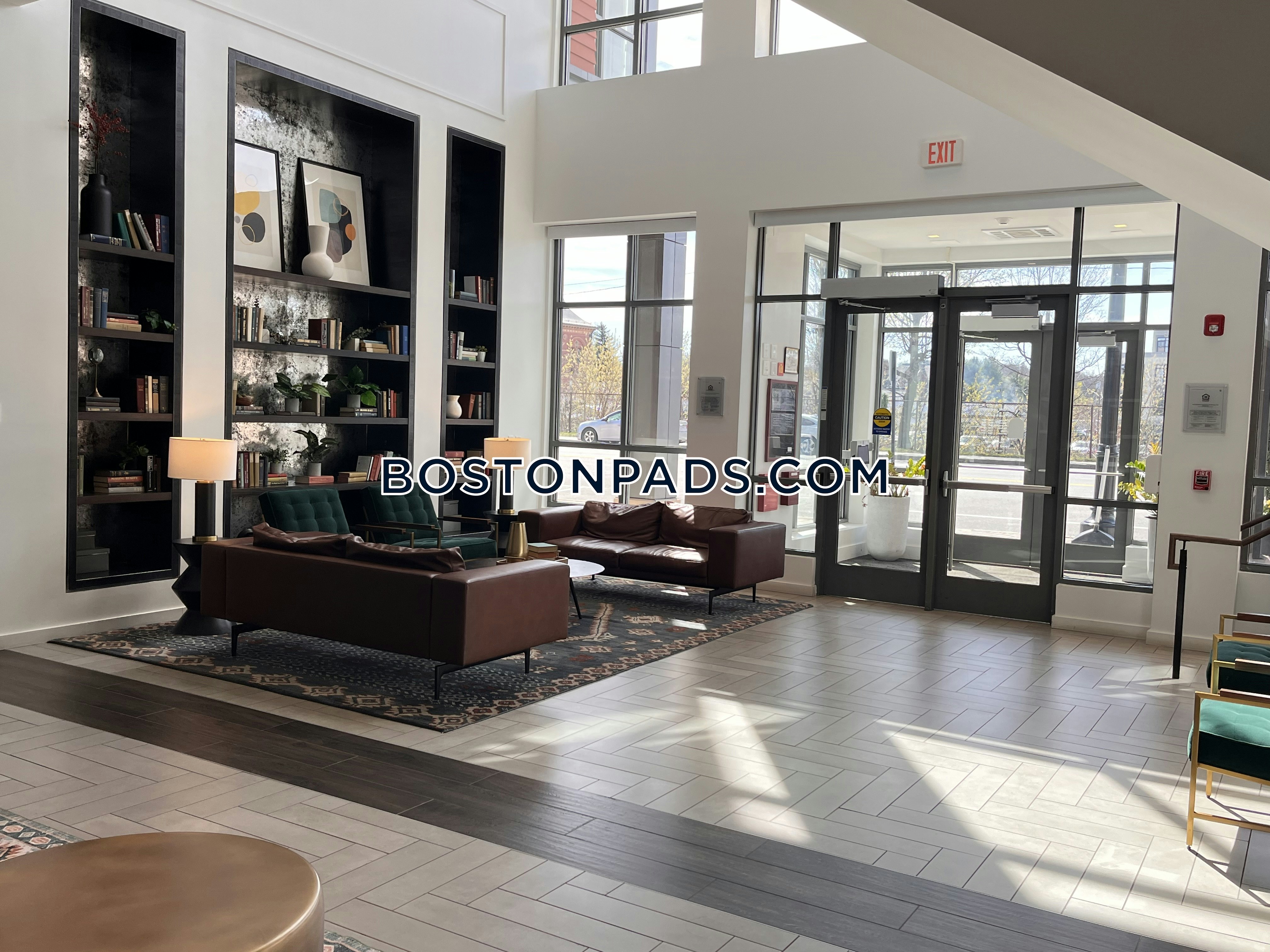 Trio Newton Photo 84