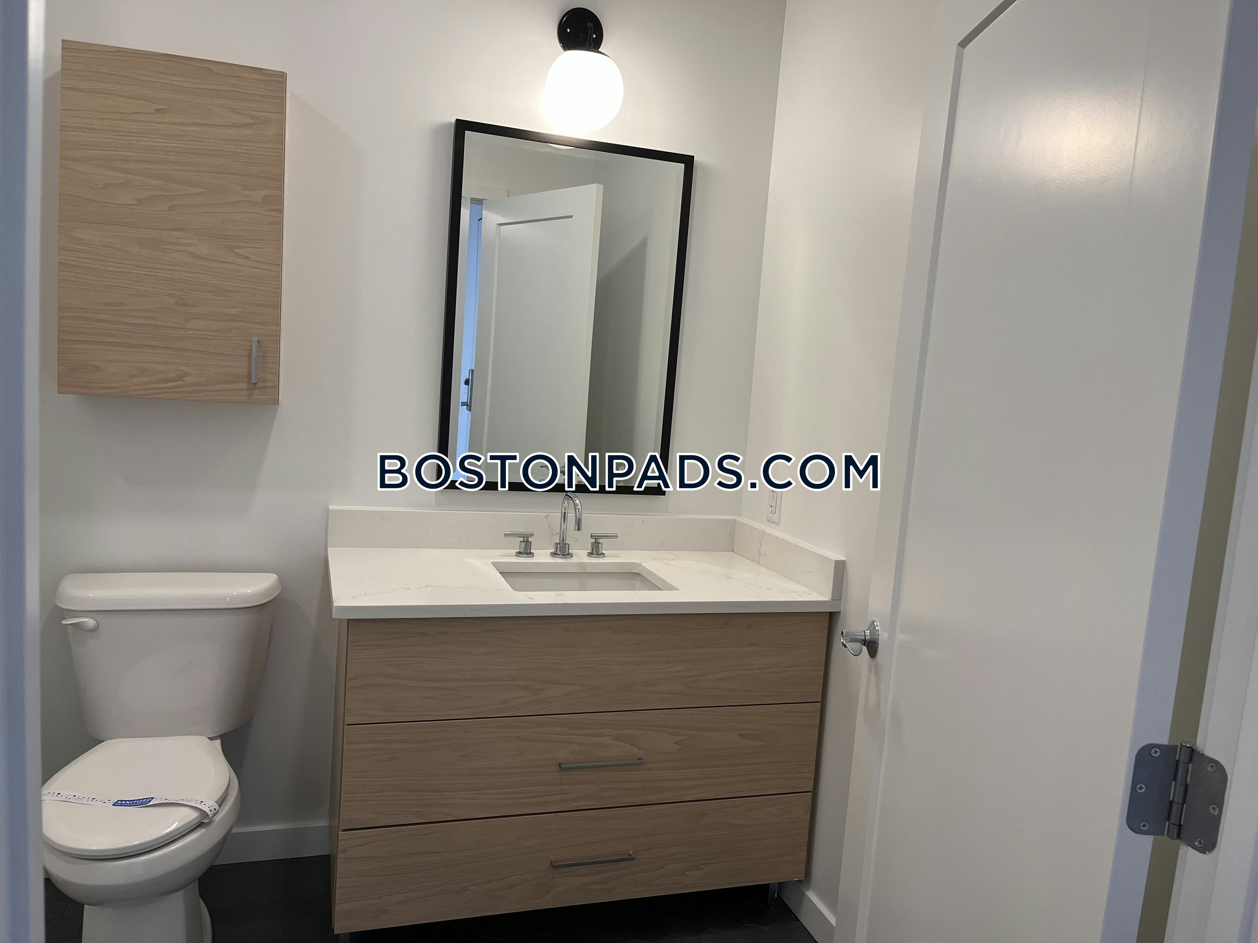 Trio Newton Photo 133