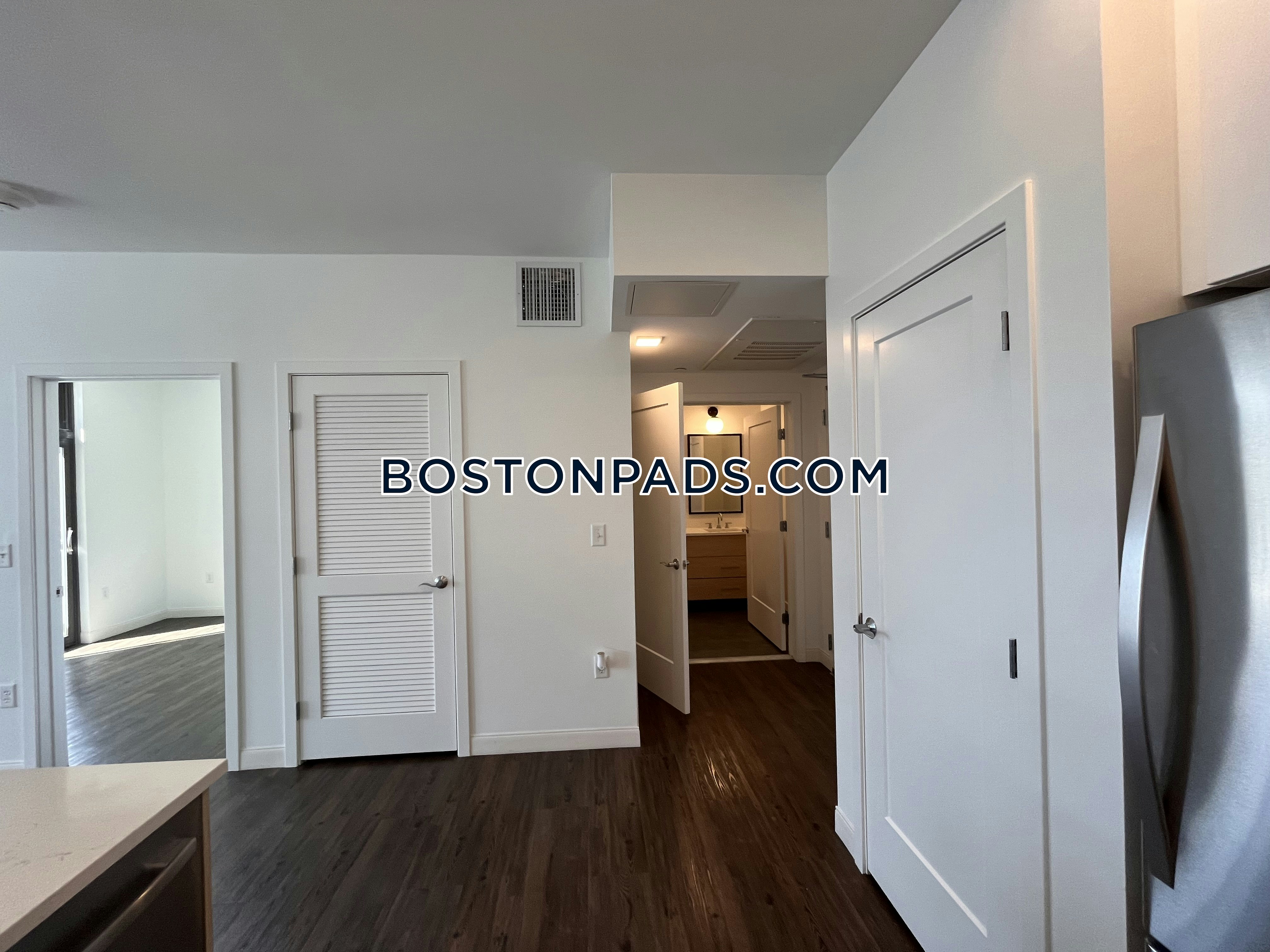 Trio Newton Photo 115