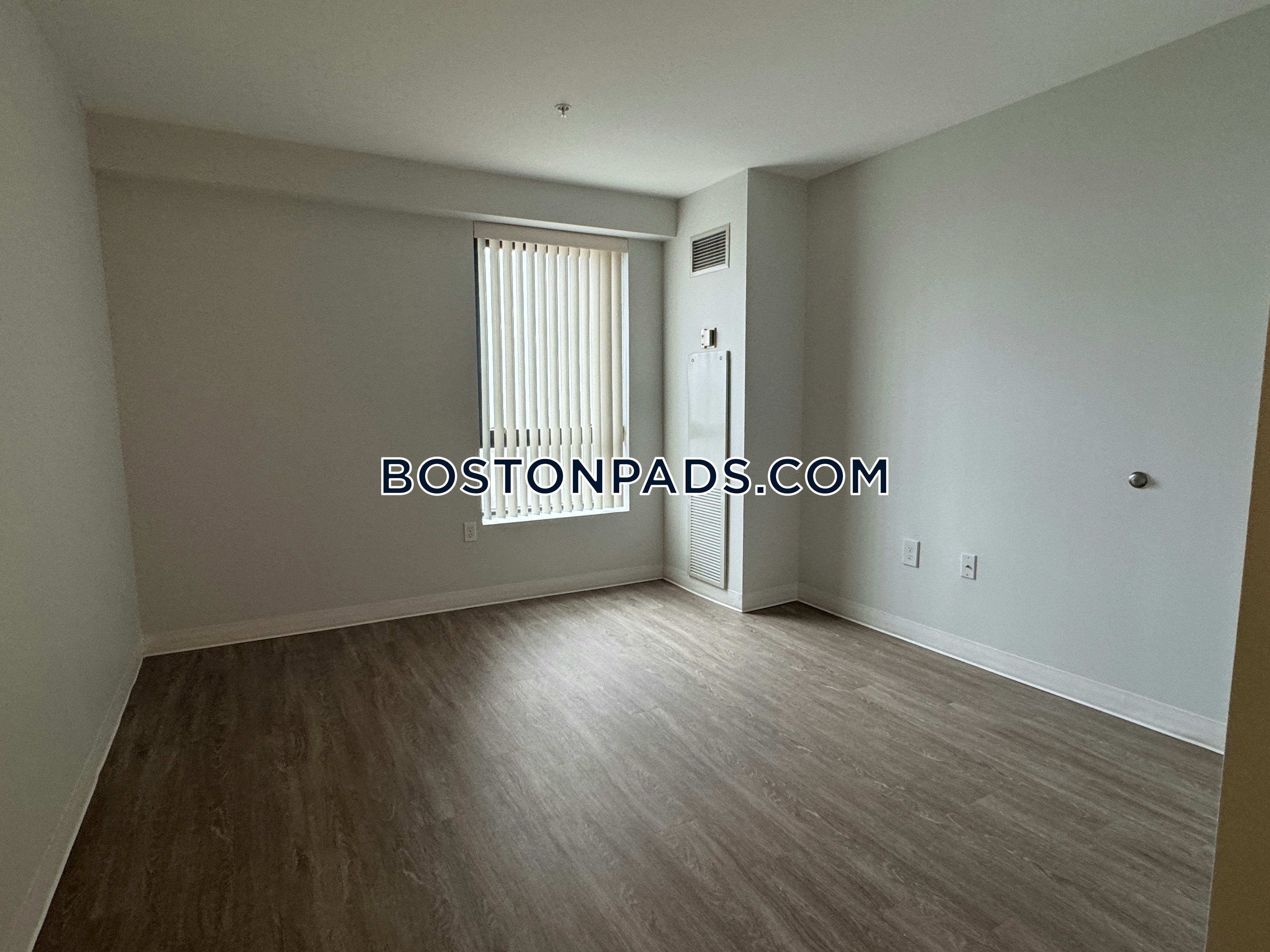 Neponset Landing Photo 7