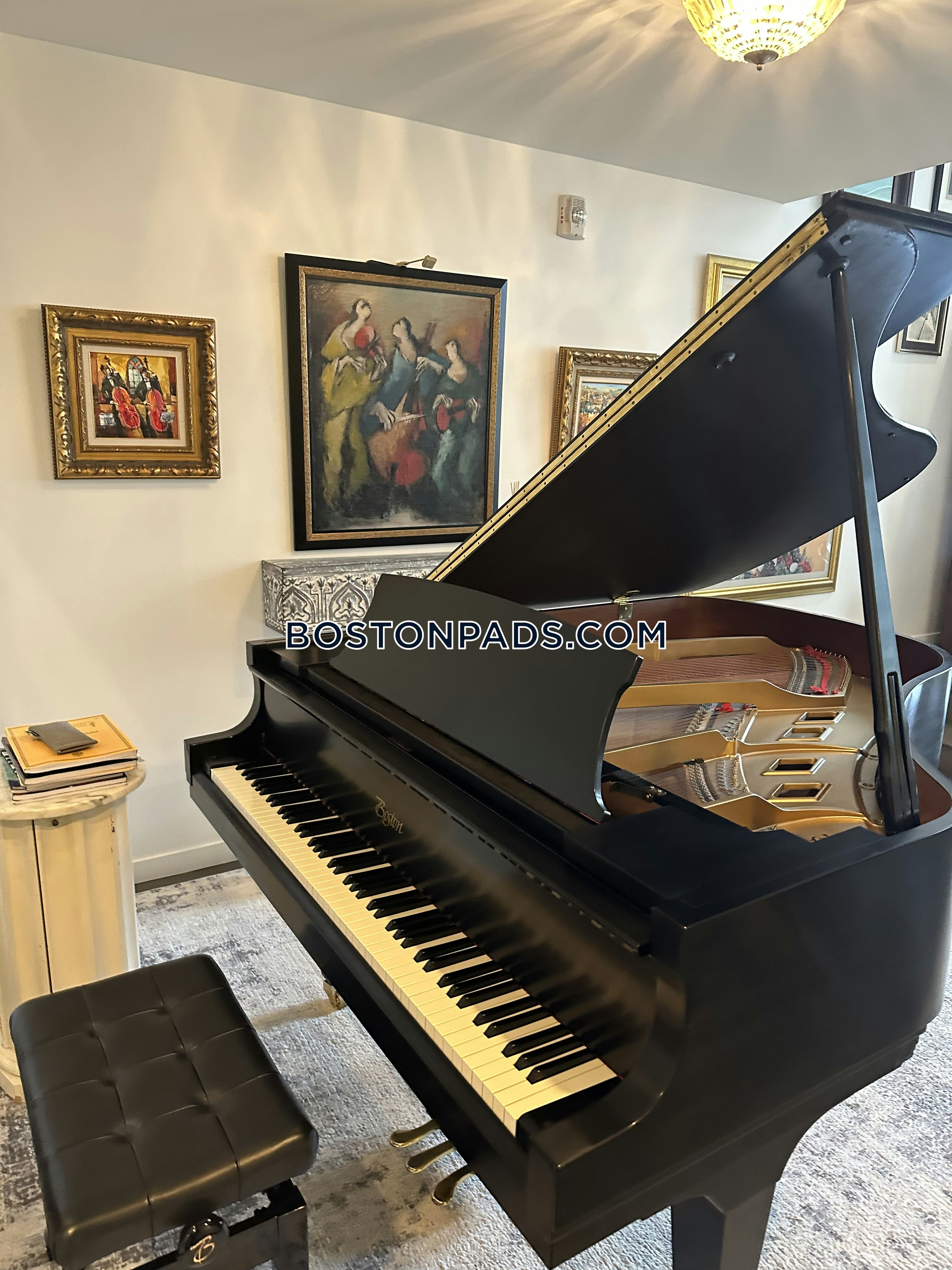 The Lofts at Atlantic Wharf Photo 75