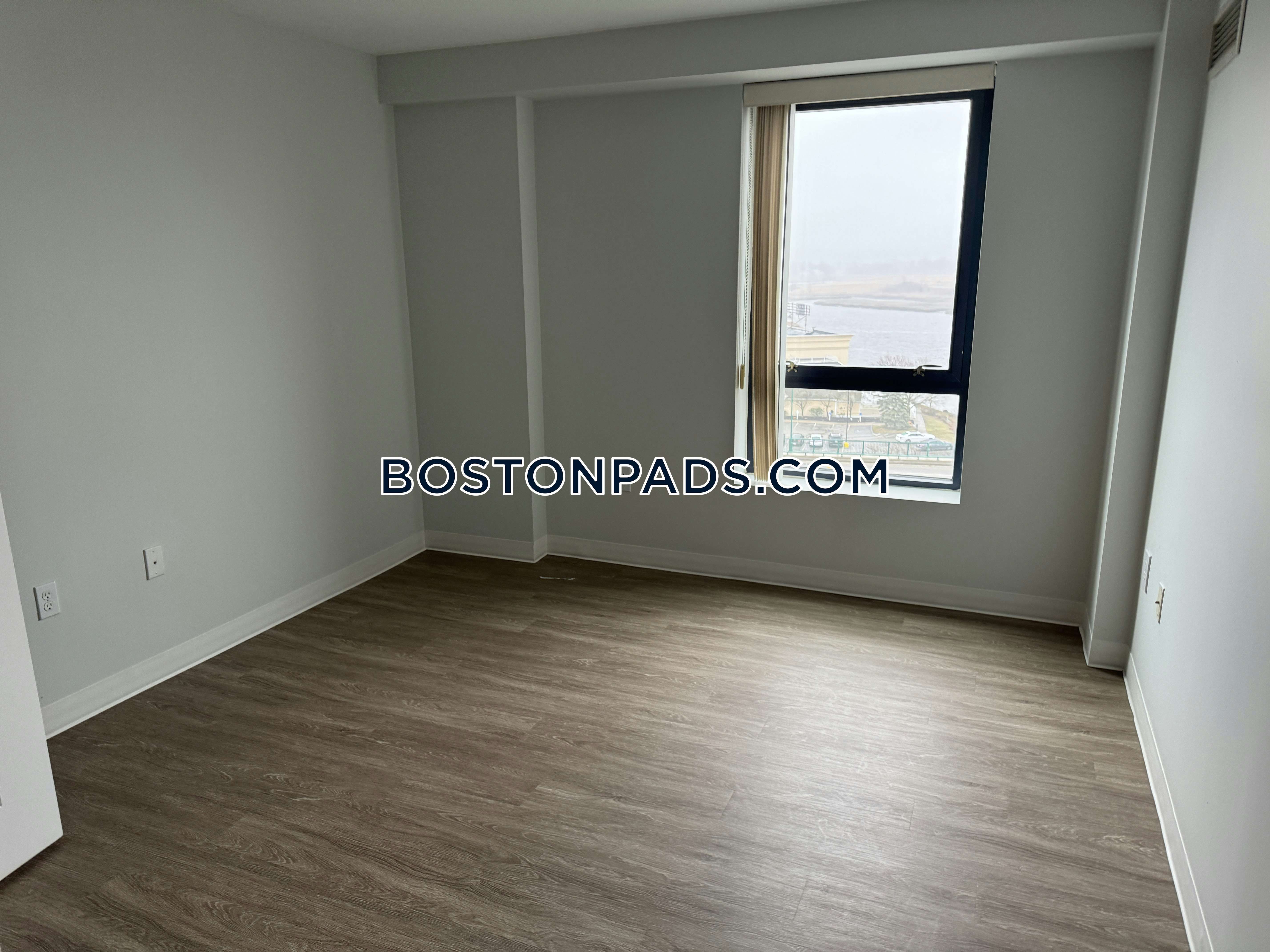 Neponset Landing Photo 11