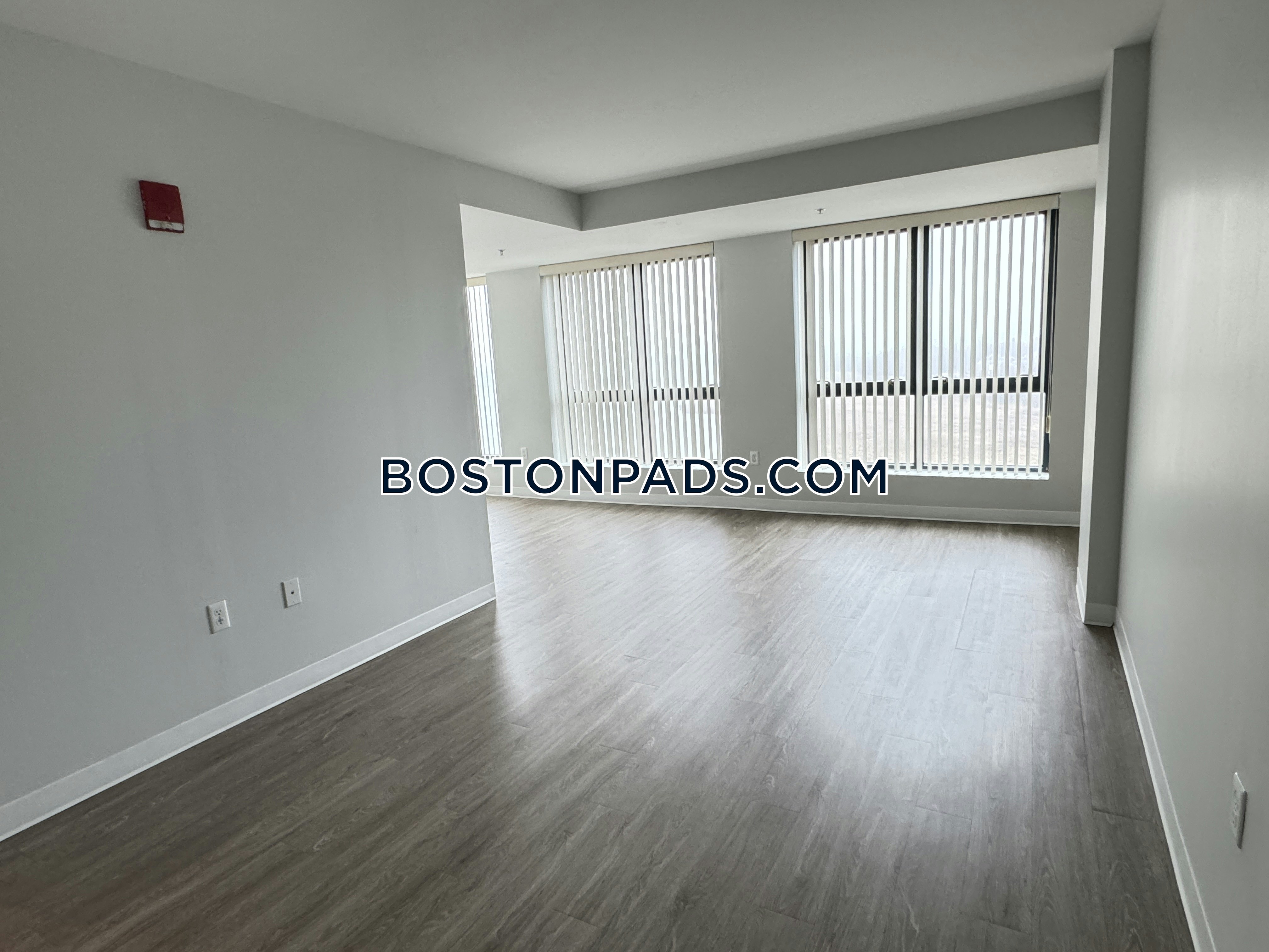 Neponset Landing Photo 14