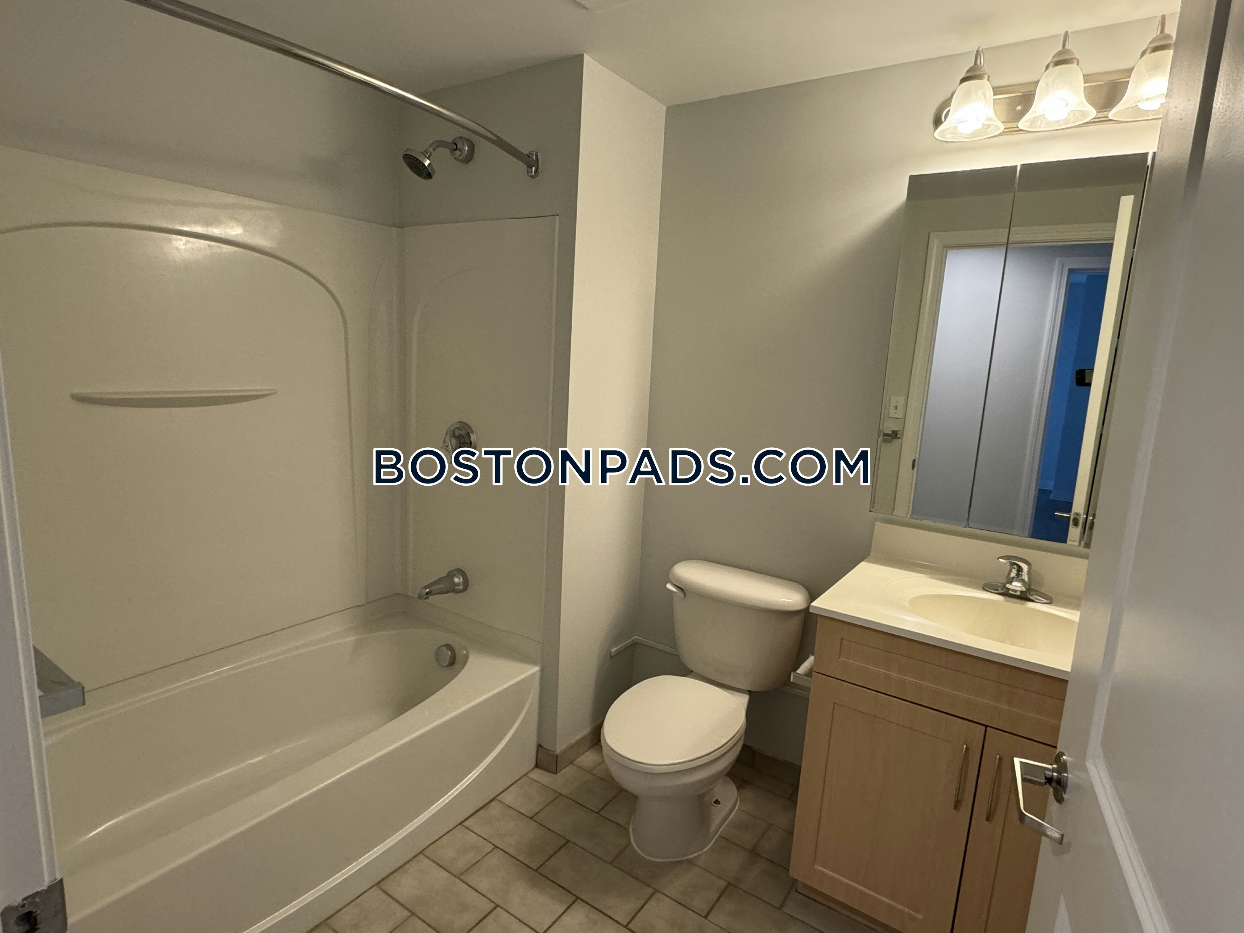 Neponset Landing Photo 30