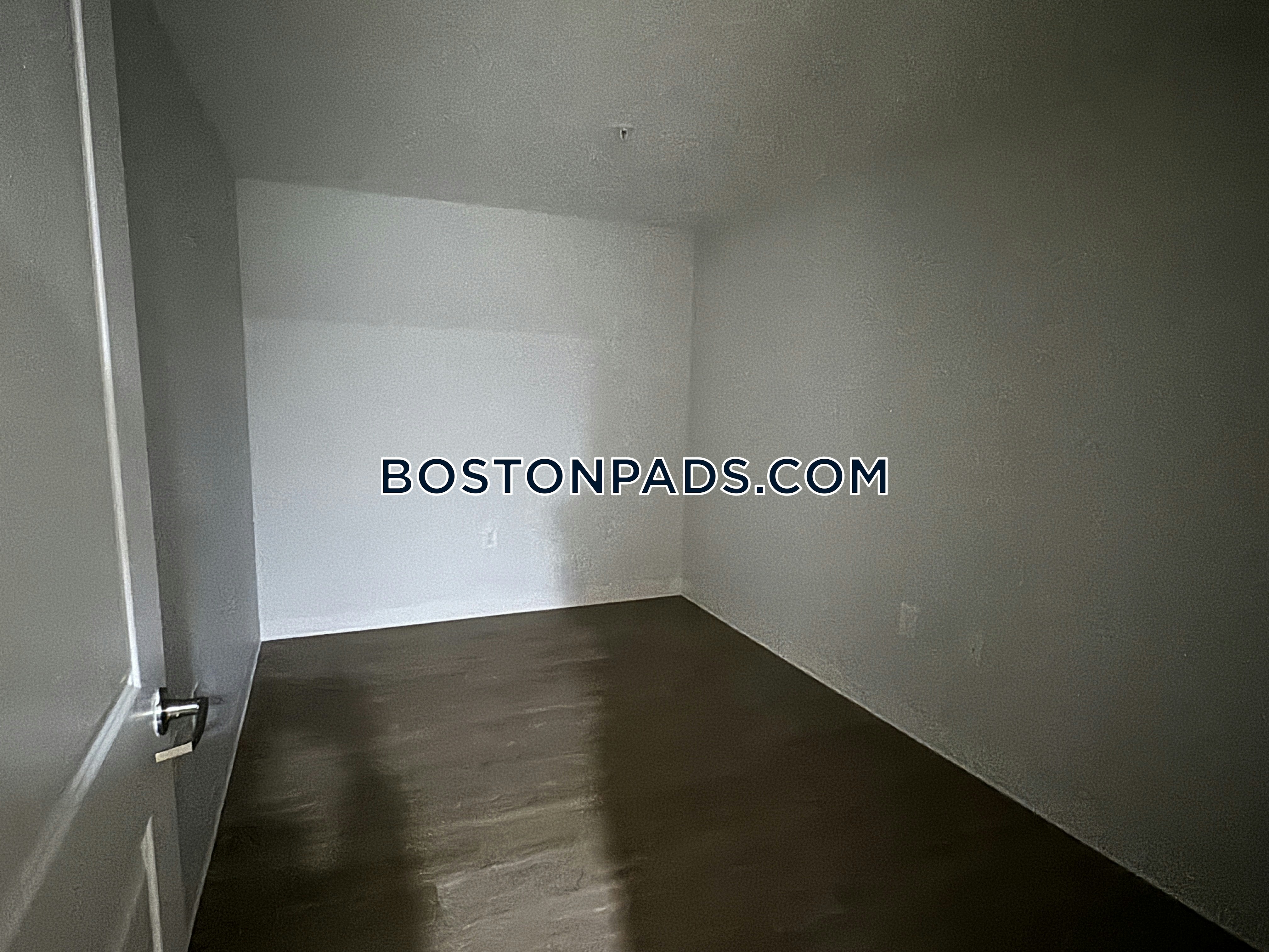 Neponset Landing Photo 28