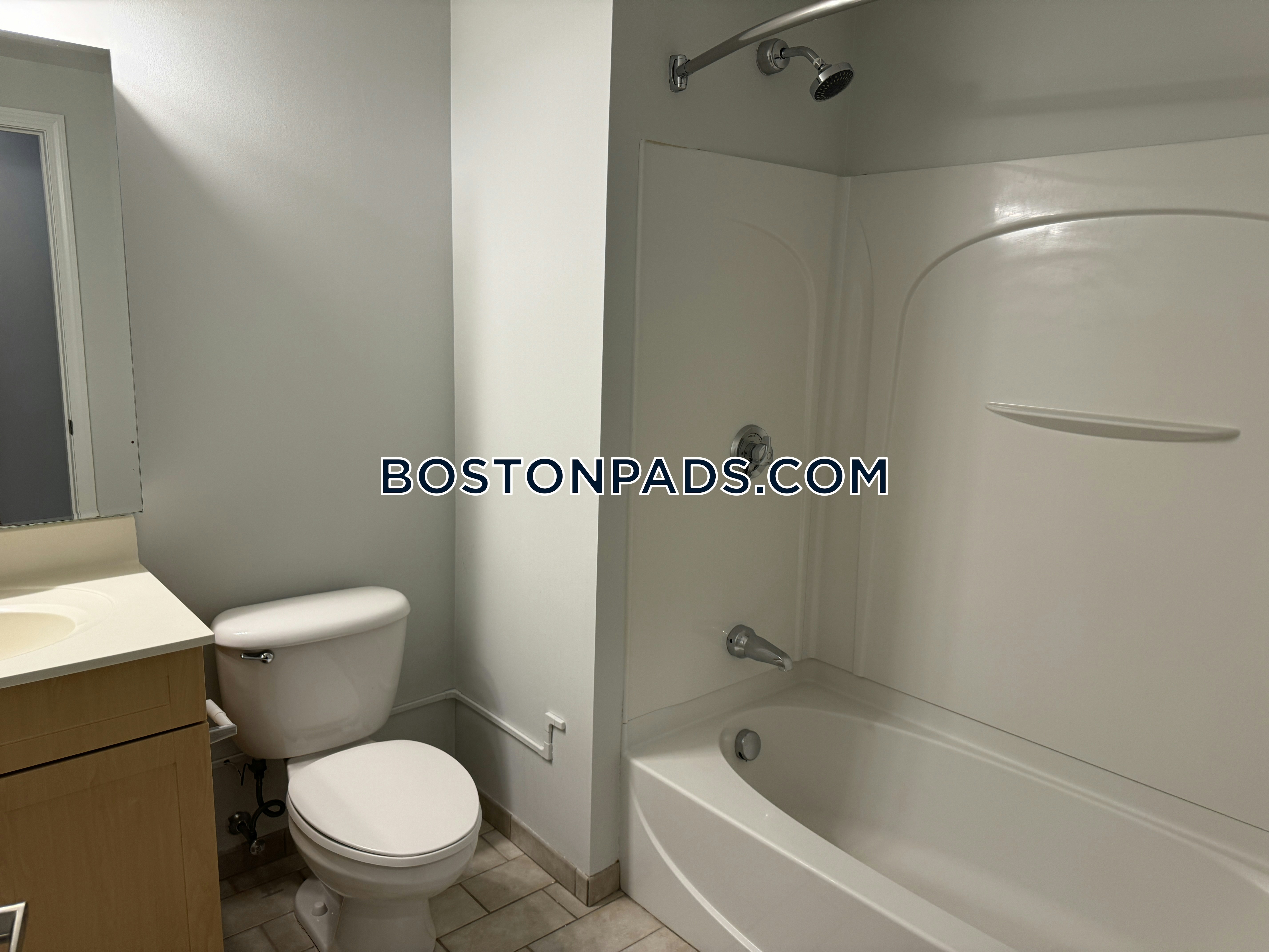 Neponset Landing Photo 32