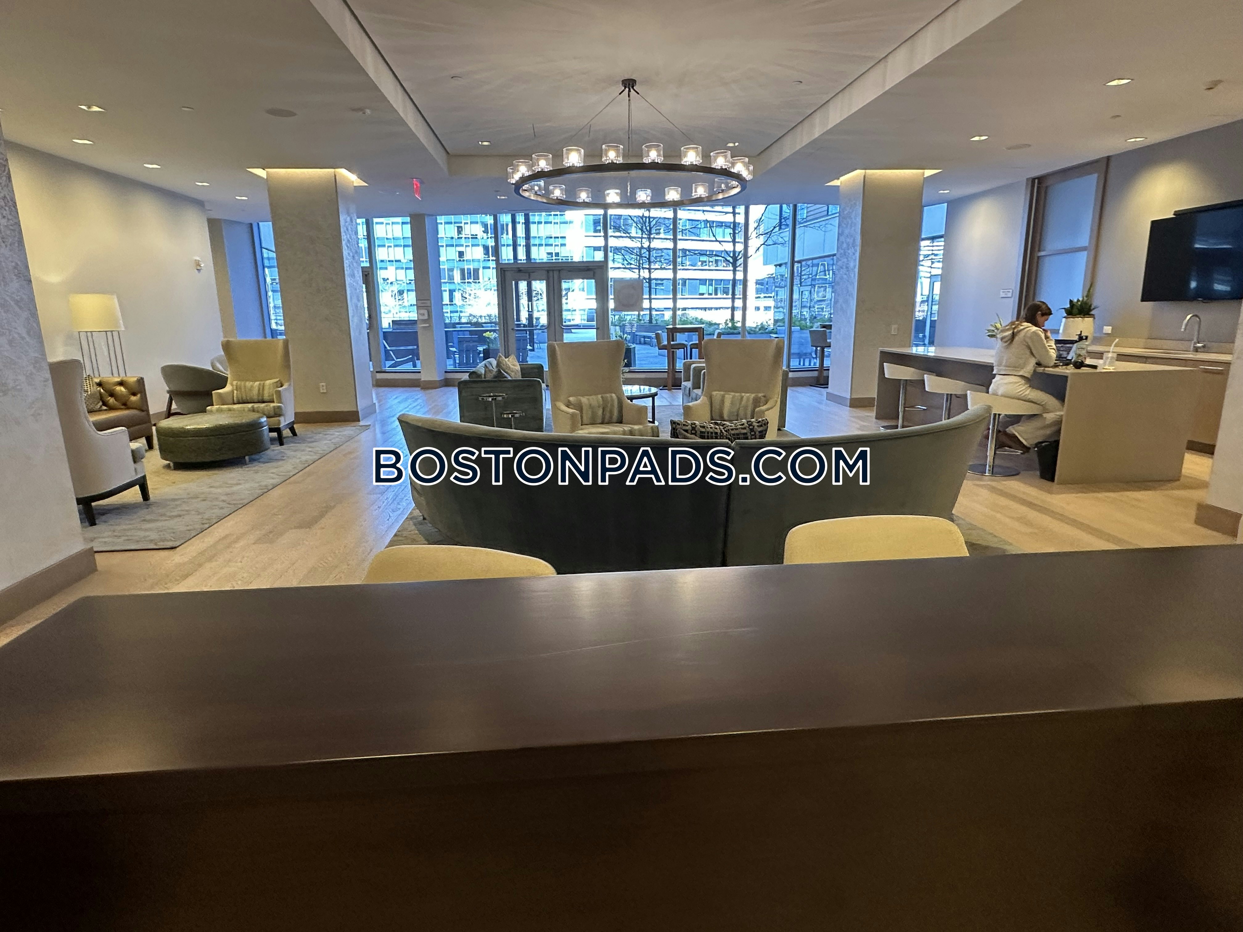 Via Seaport Photo 81