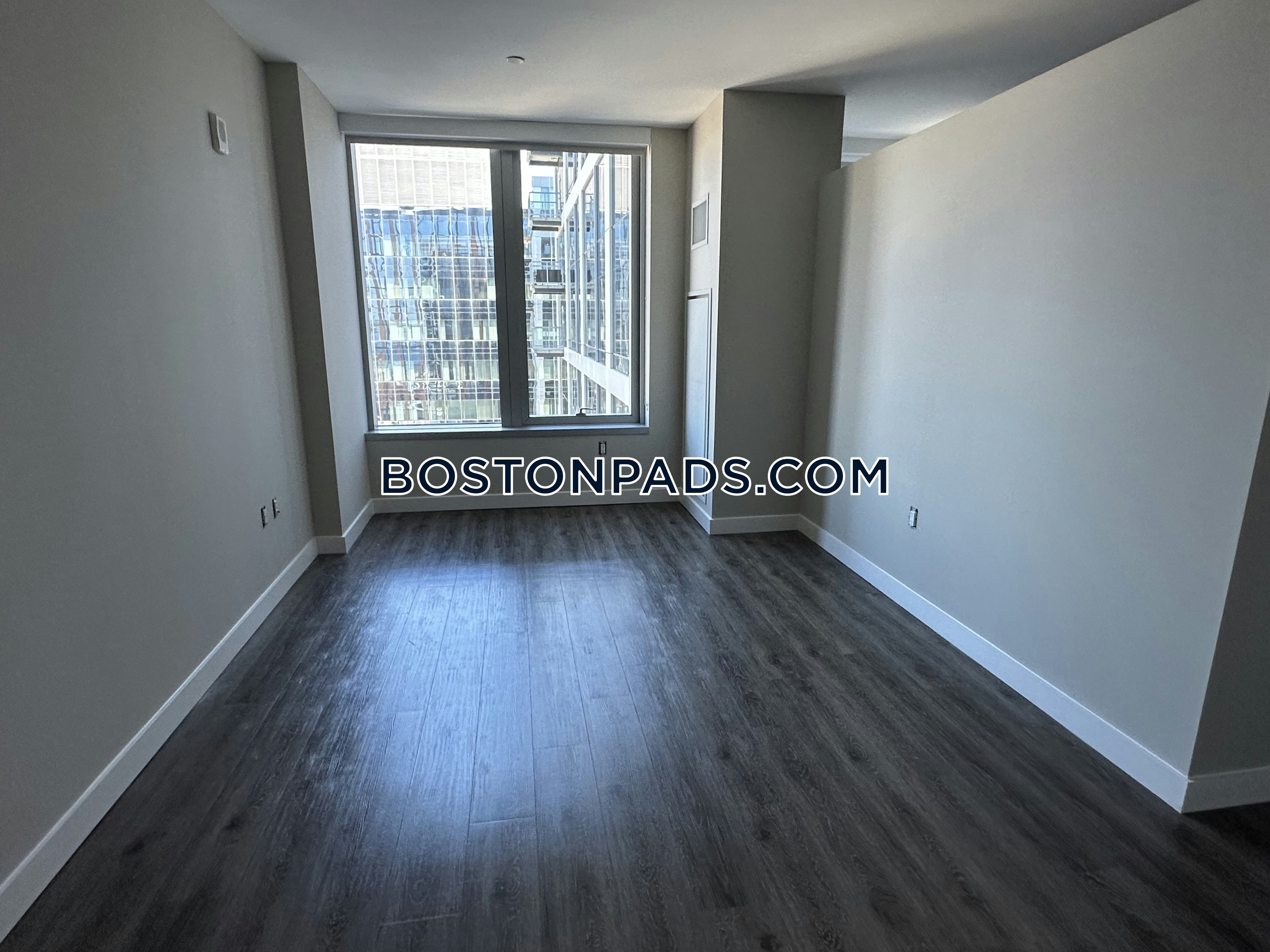 Via Seaport Photo 62