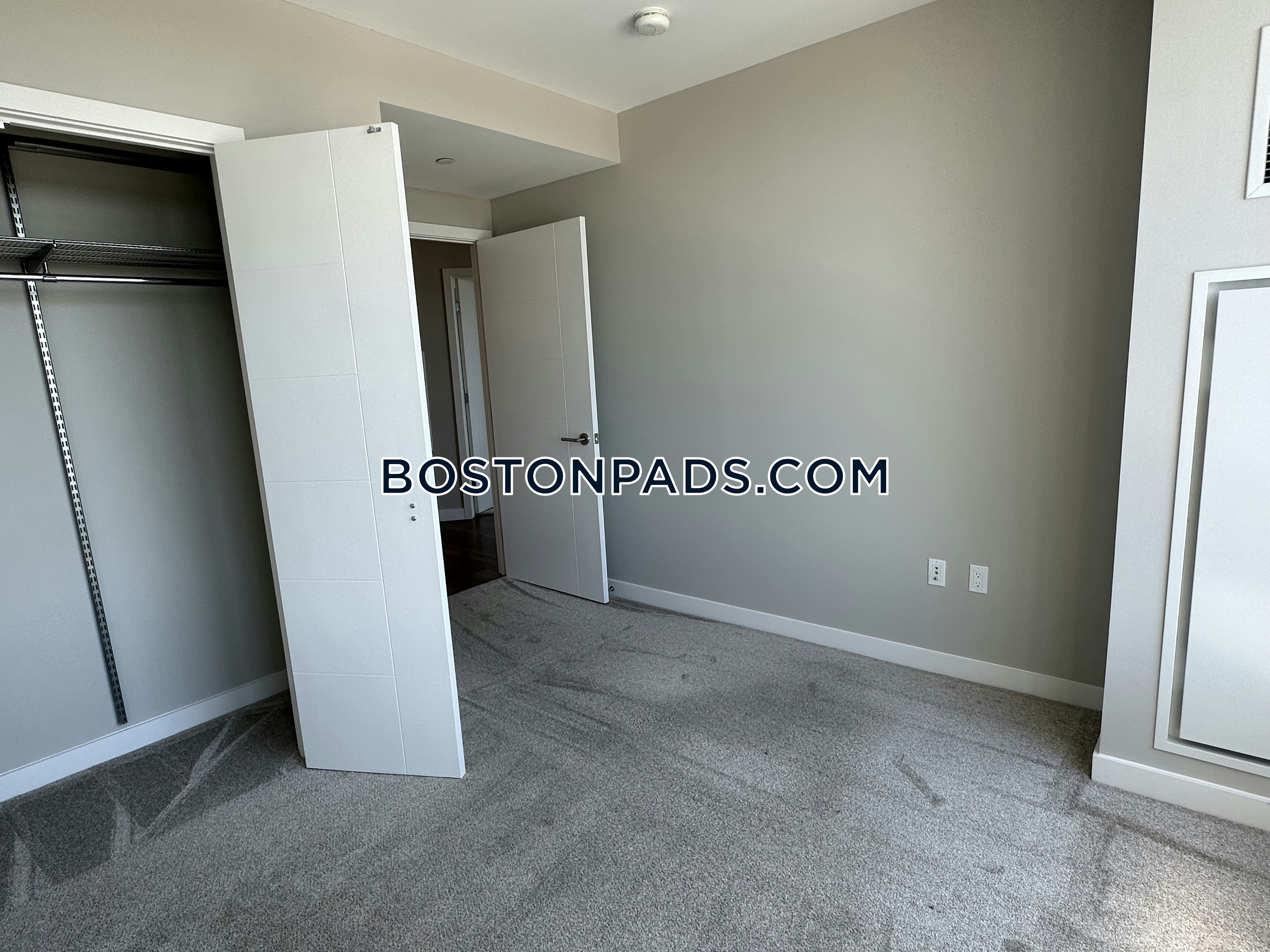 Via Seaport Photo 58