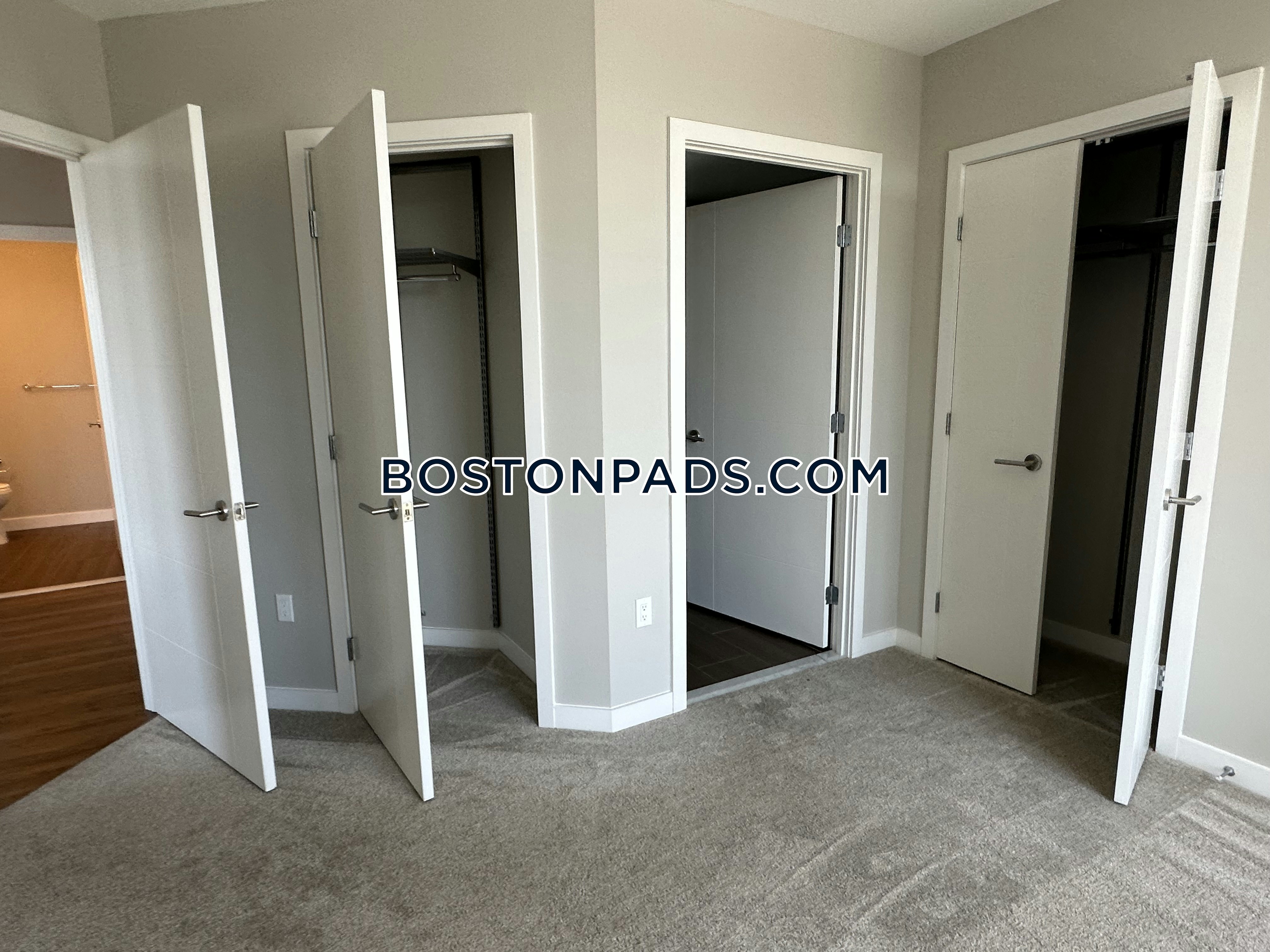 Via Seaport Photo 57