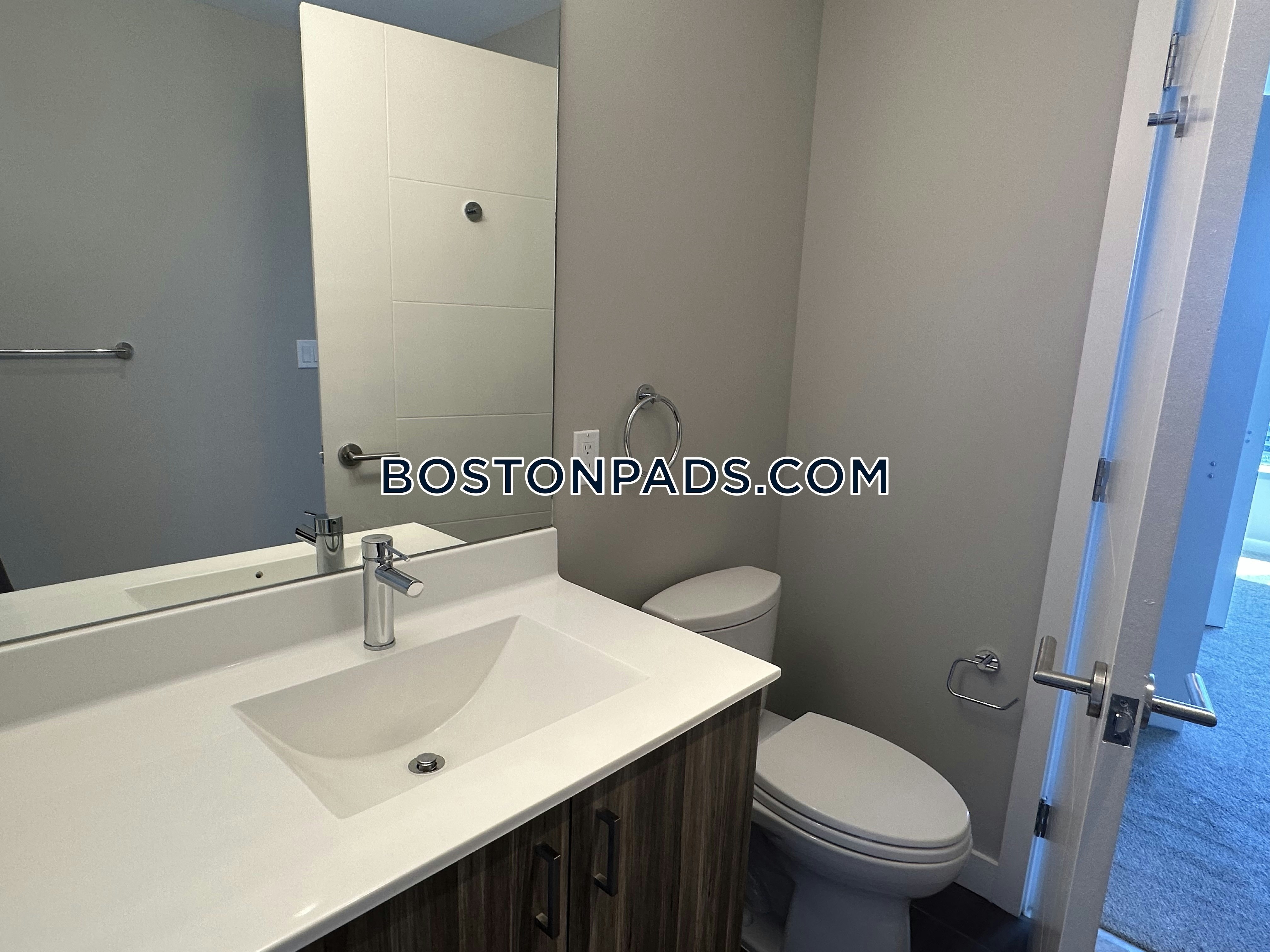 Via Seaport Photo 45