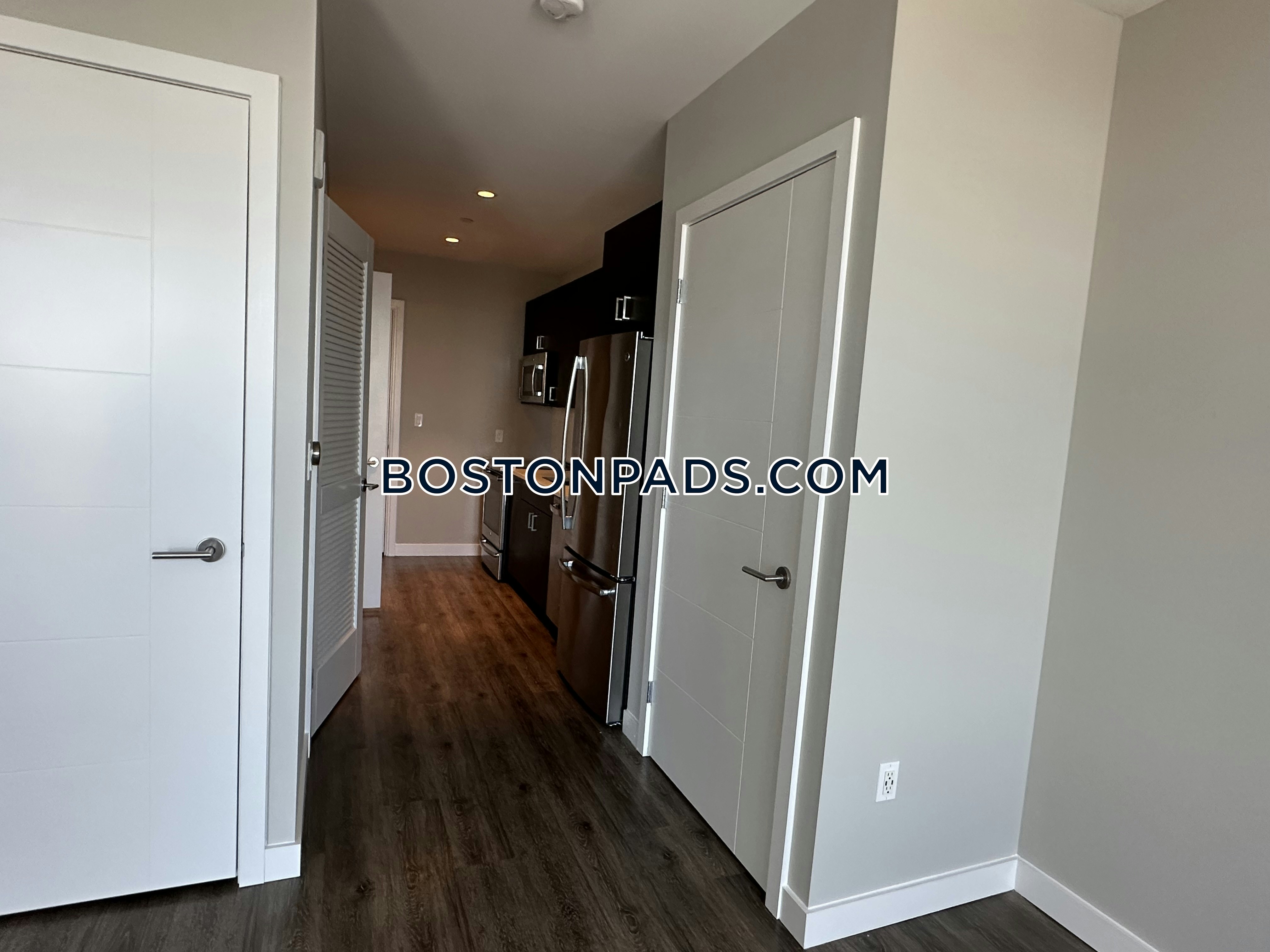 Via Seaport Photo 59