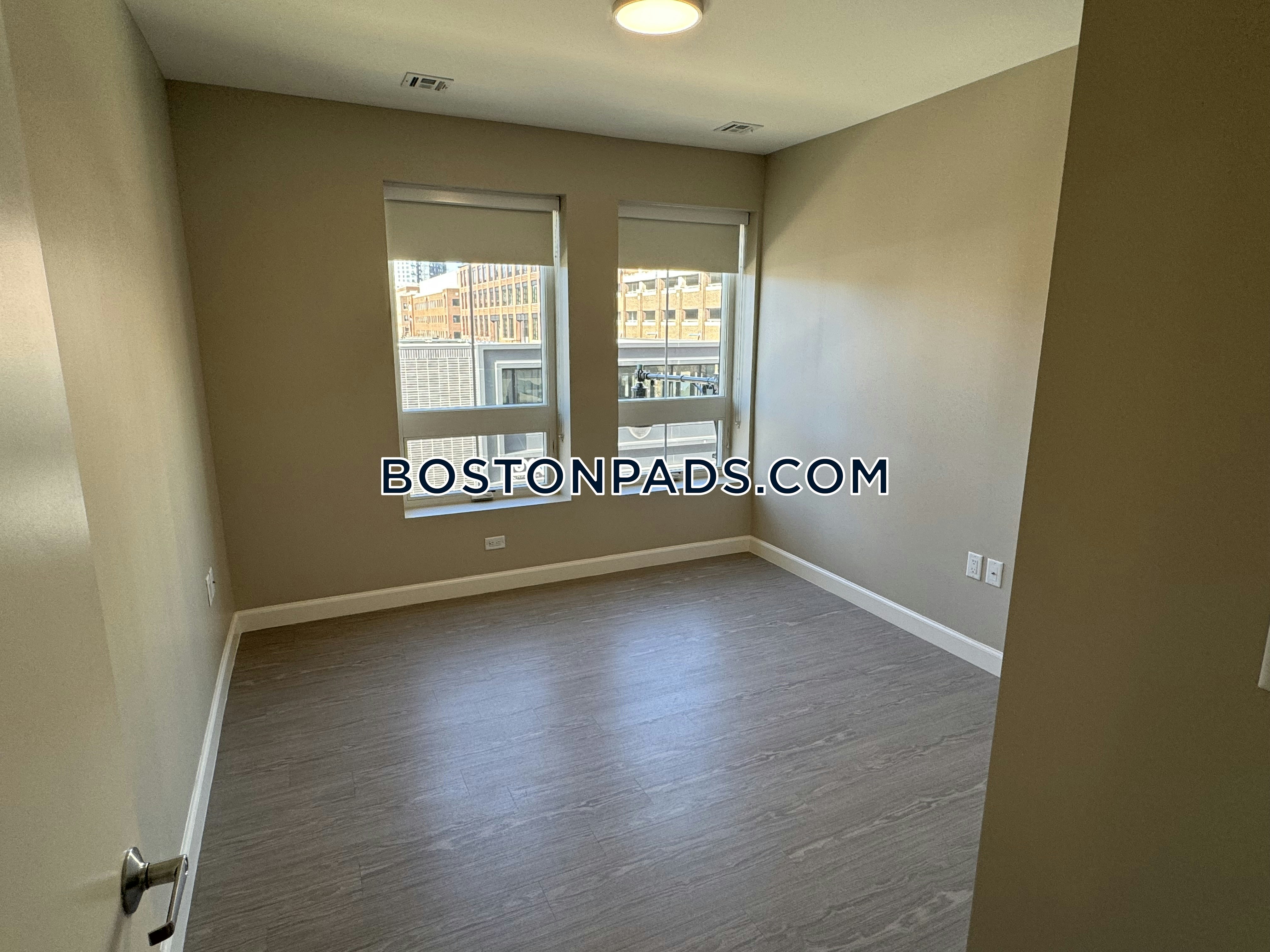 Flats on First Photo 32