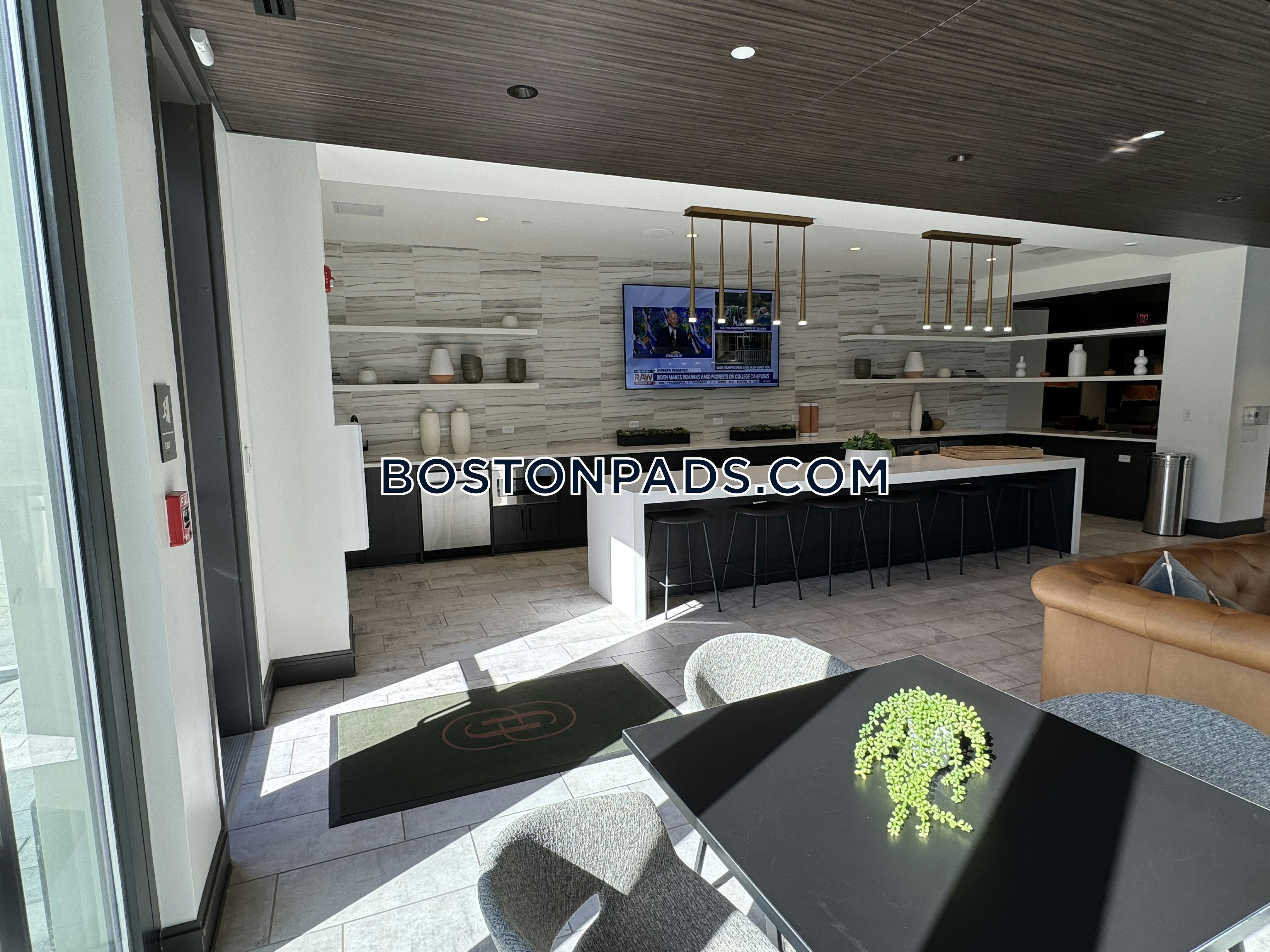 Flats on First Photo 3