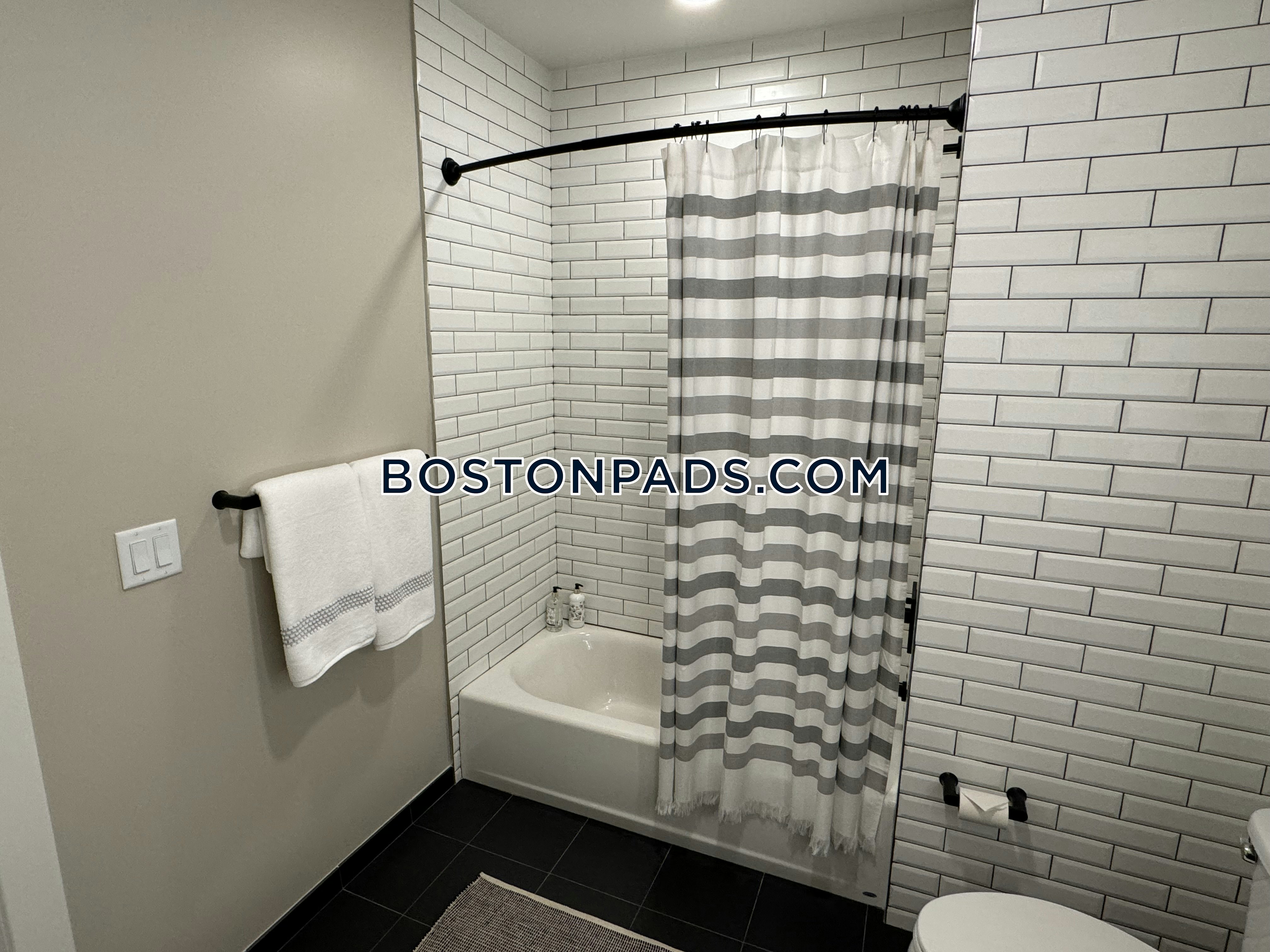 Flats on First Photo 44