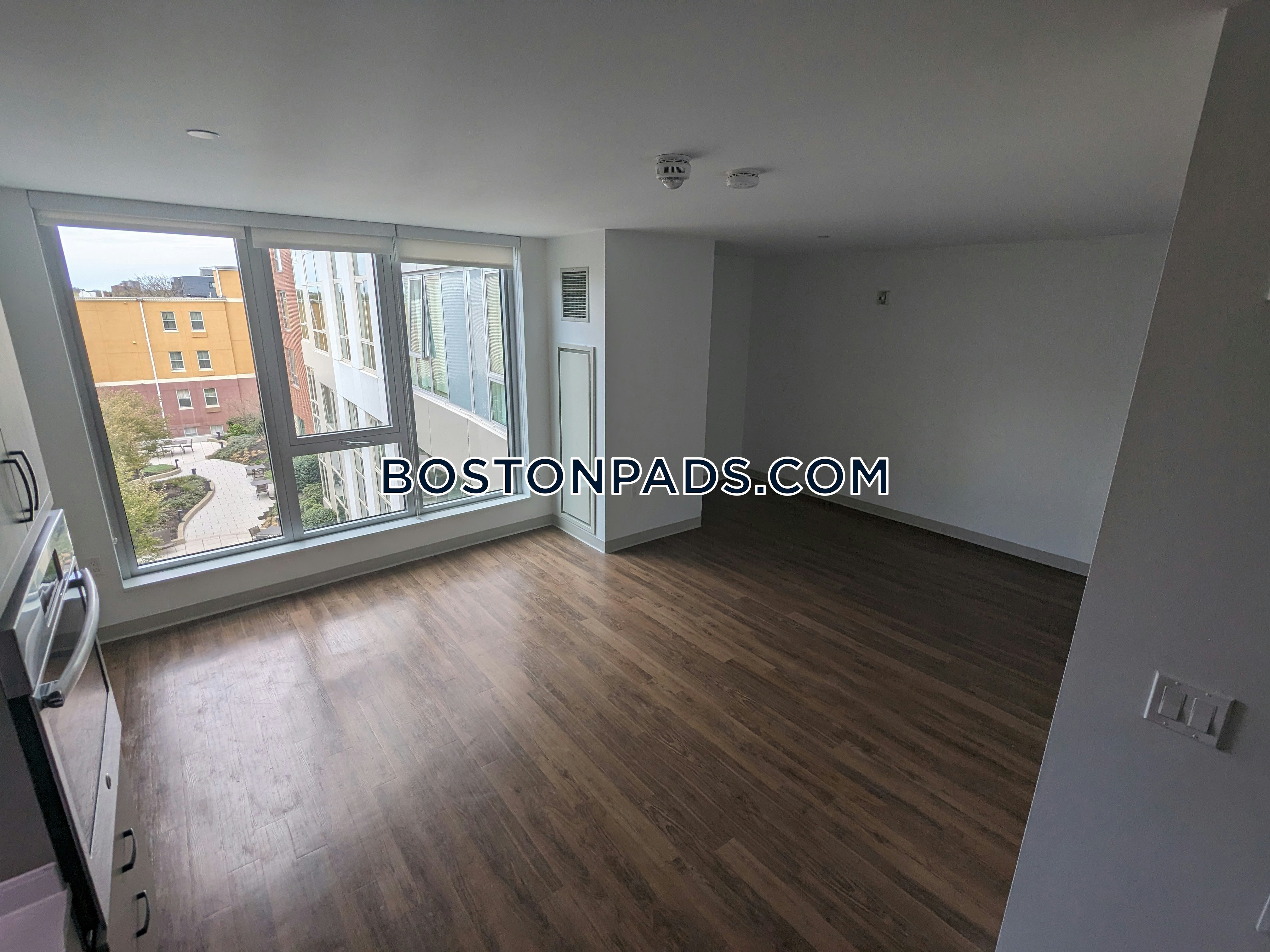 101 South Huntington Ave. Photo 18