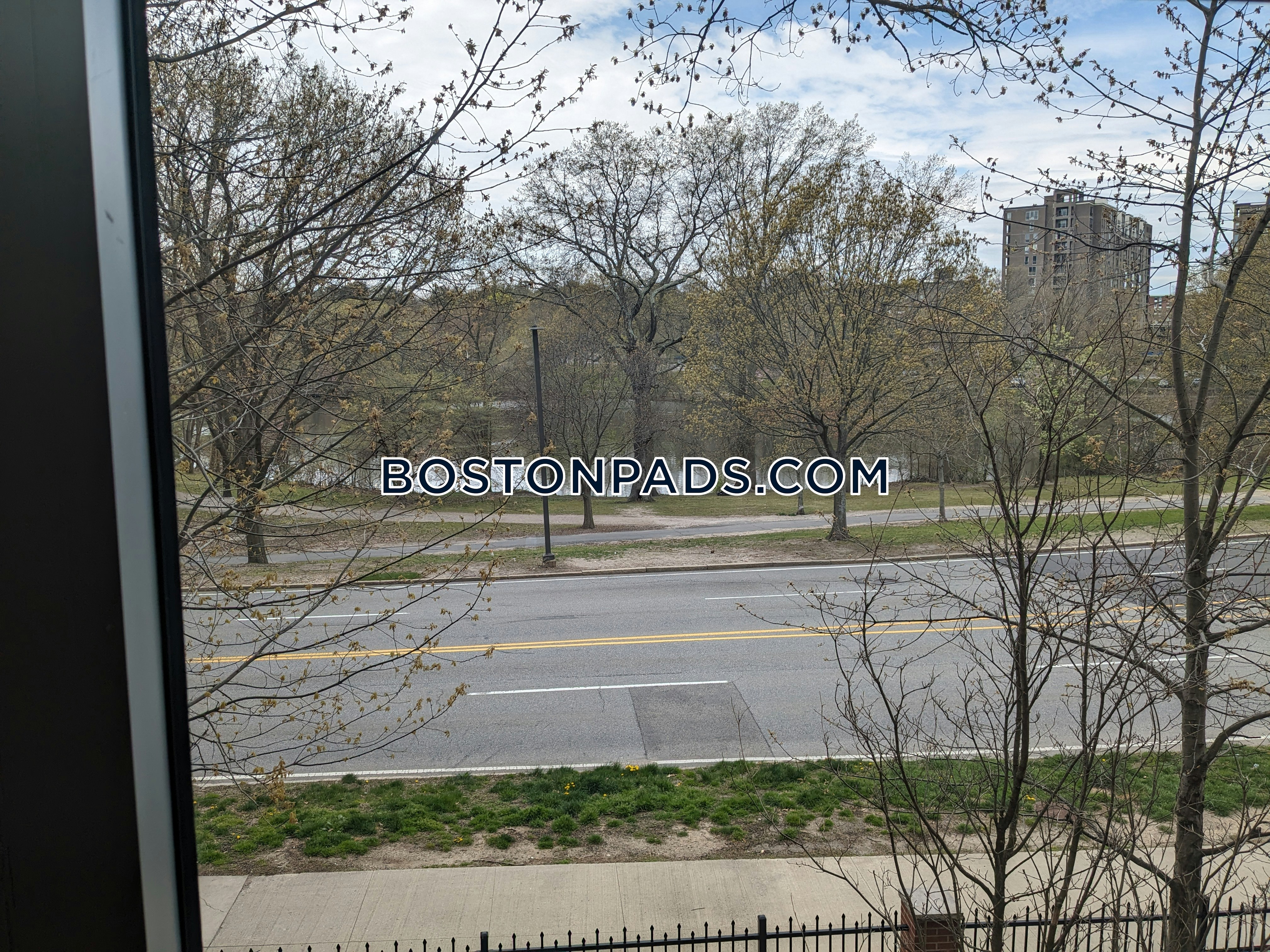 101 South Huntington Ave. Photo 24