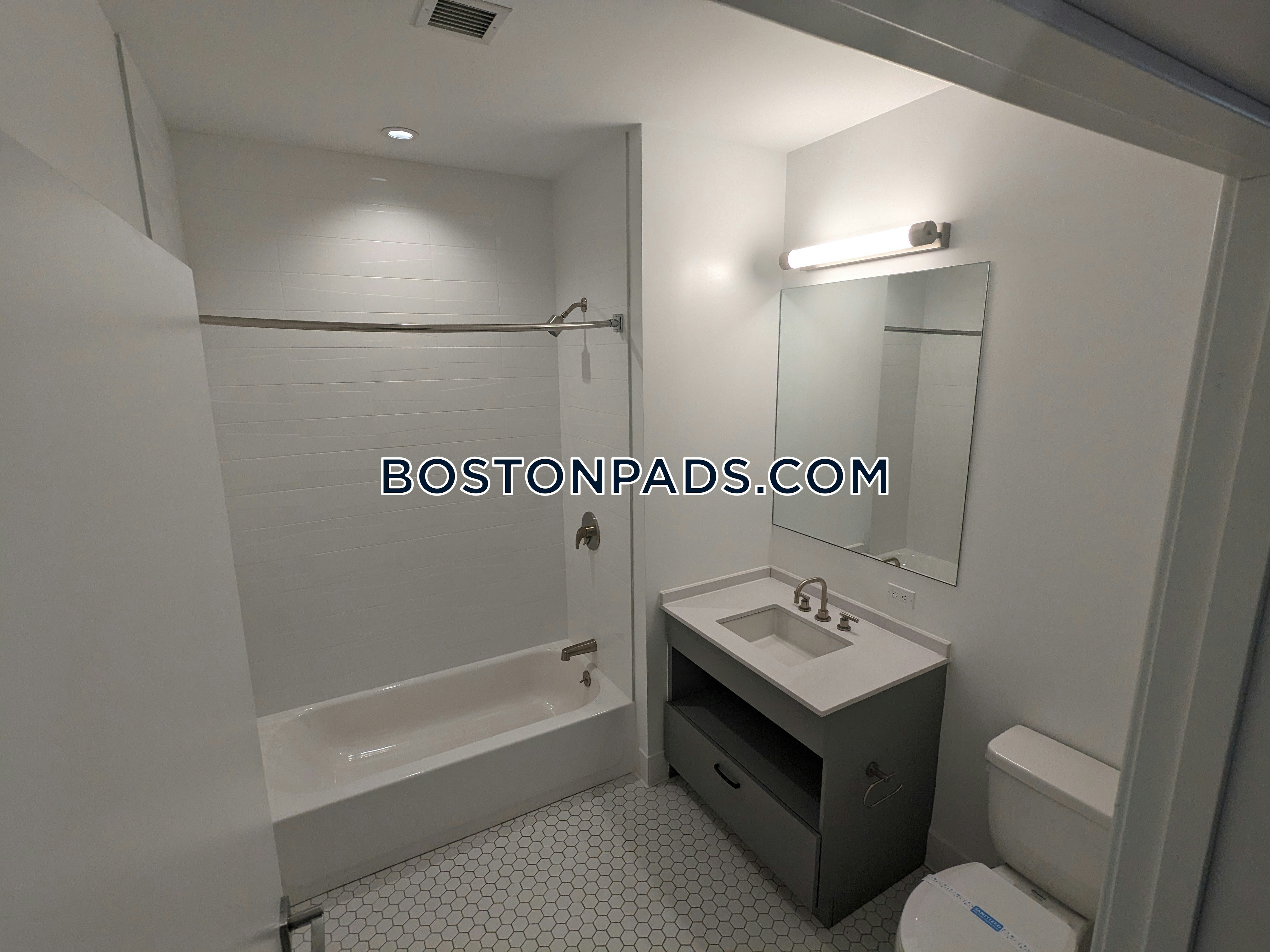 101 South Huntington Ave. Photo 71