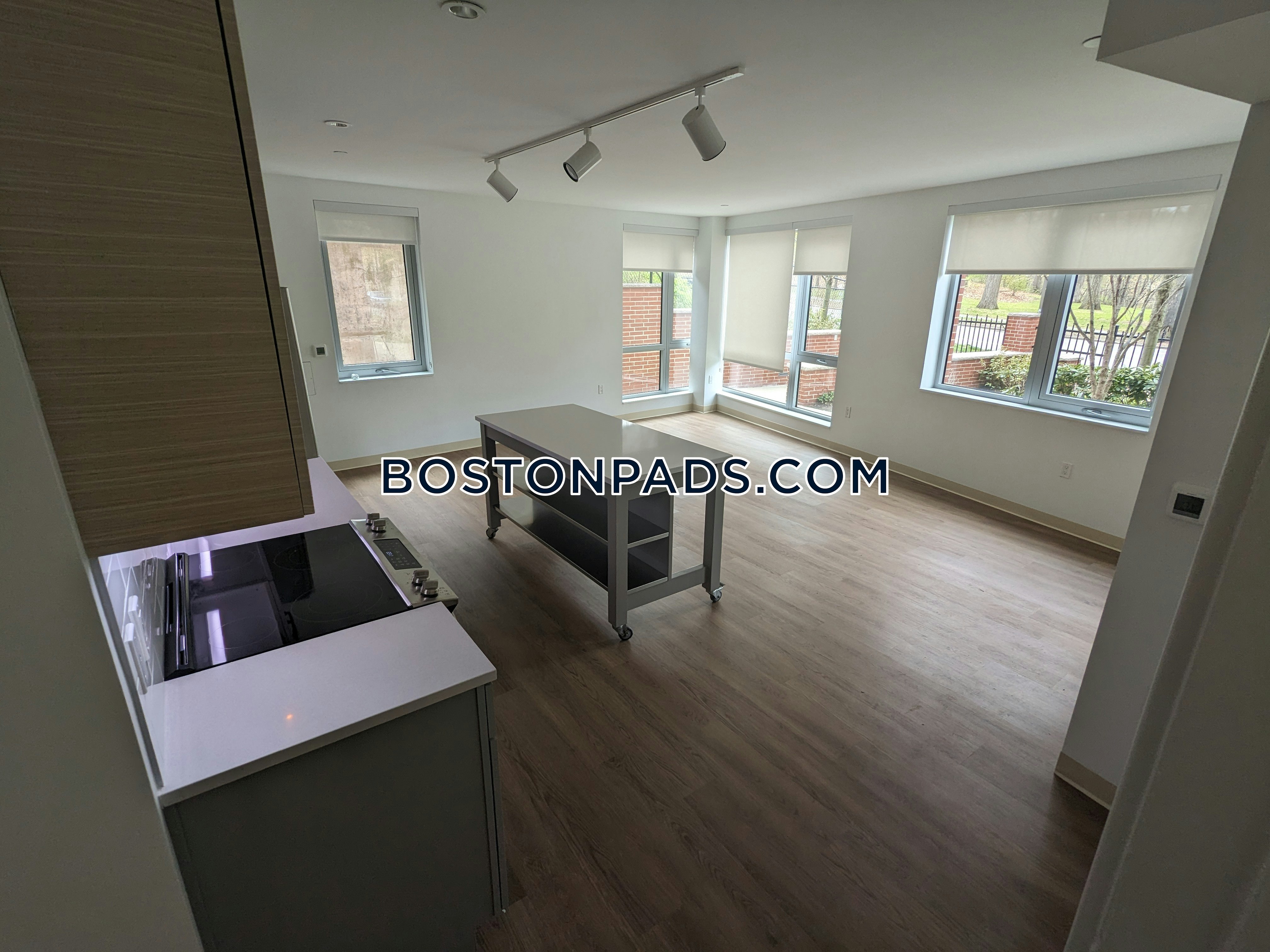 101 South Huntington Ave. Photo 36