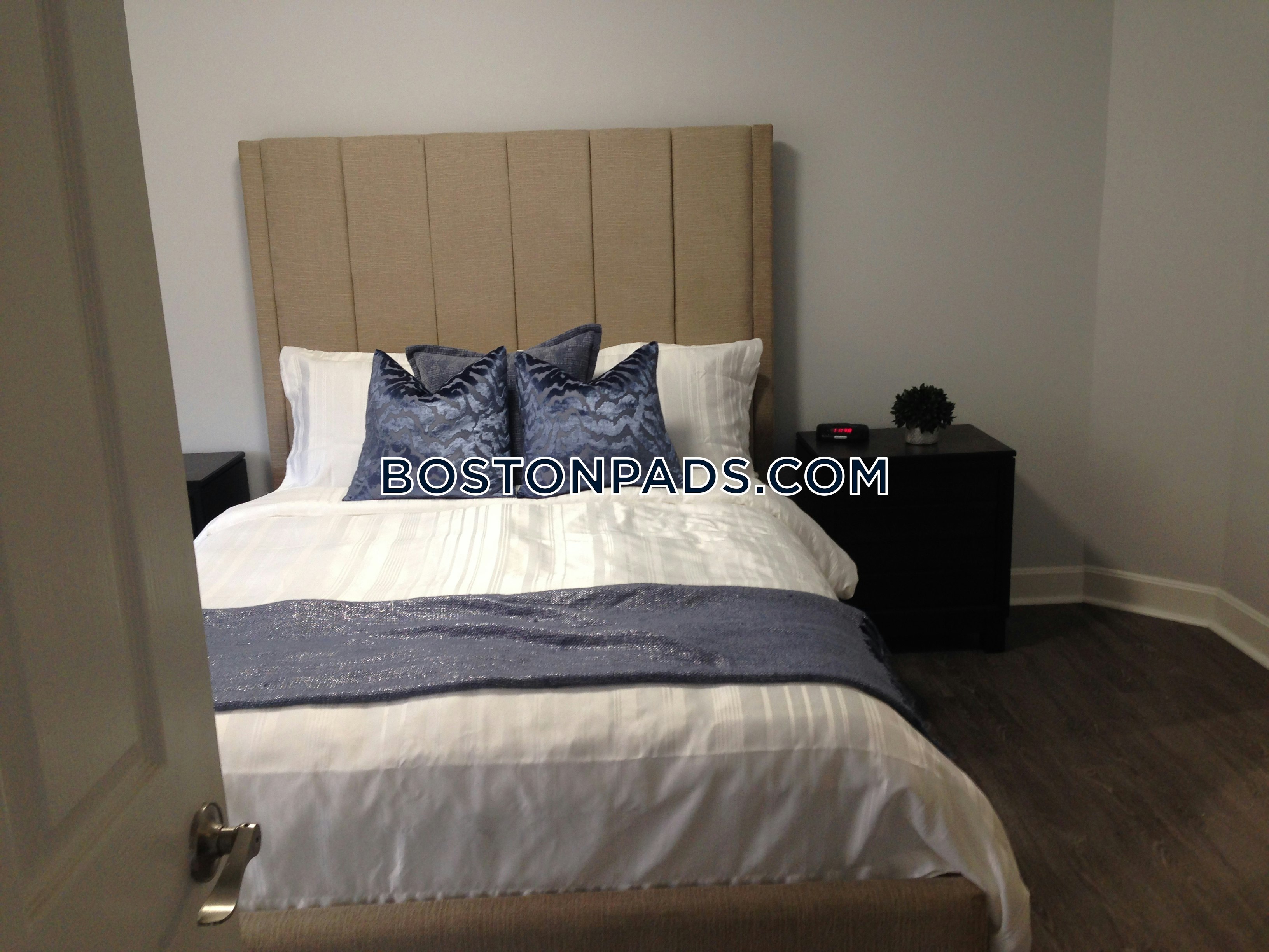 Garrison Square Photo 24