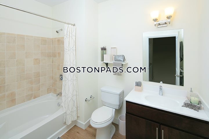 Brigham Square Photo 4