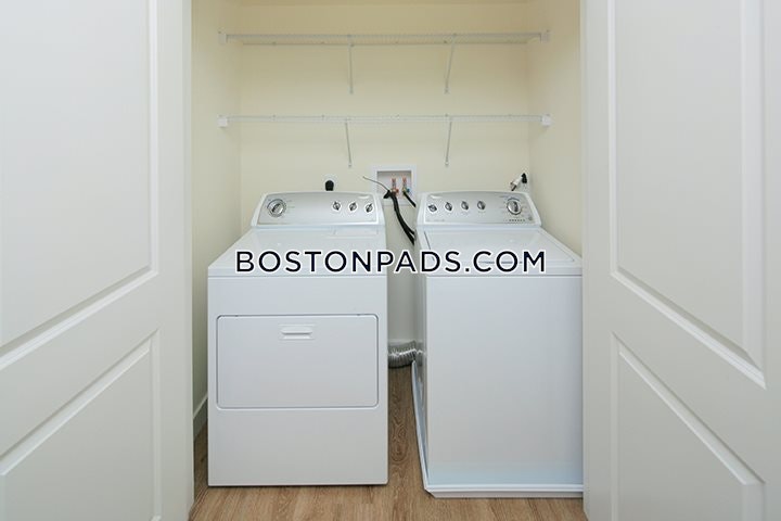 Brigham Square Photo 8