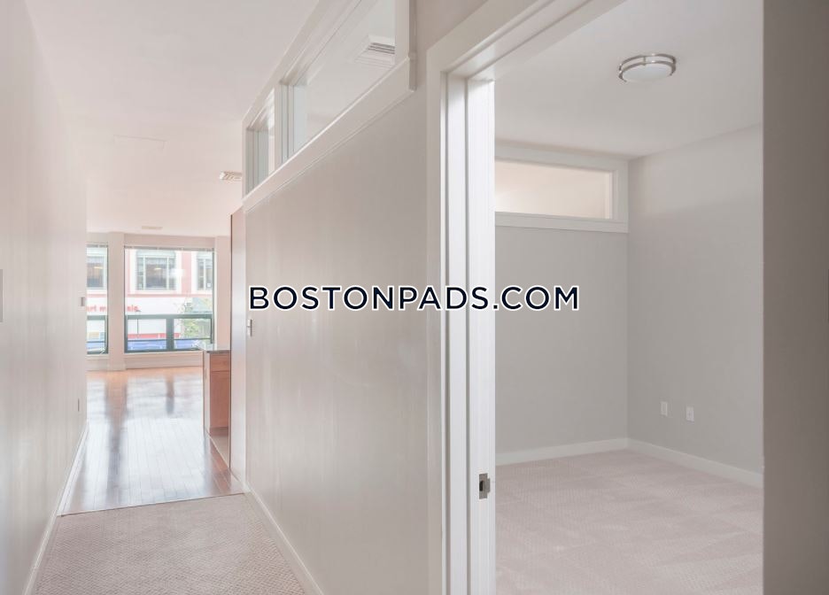 The Holmes Building Photo 17