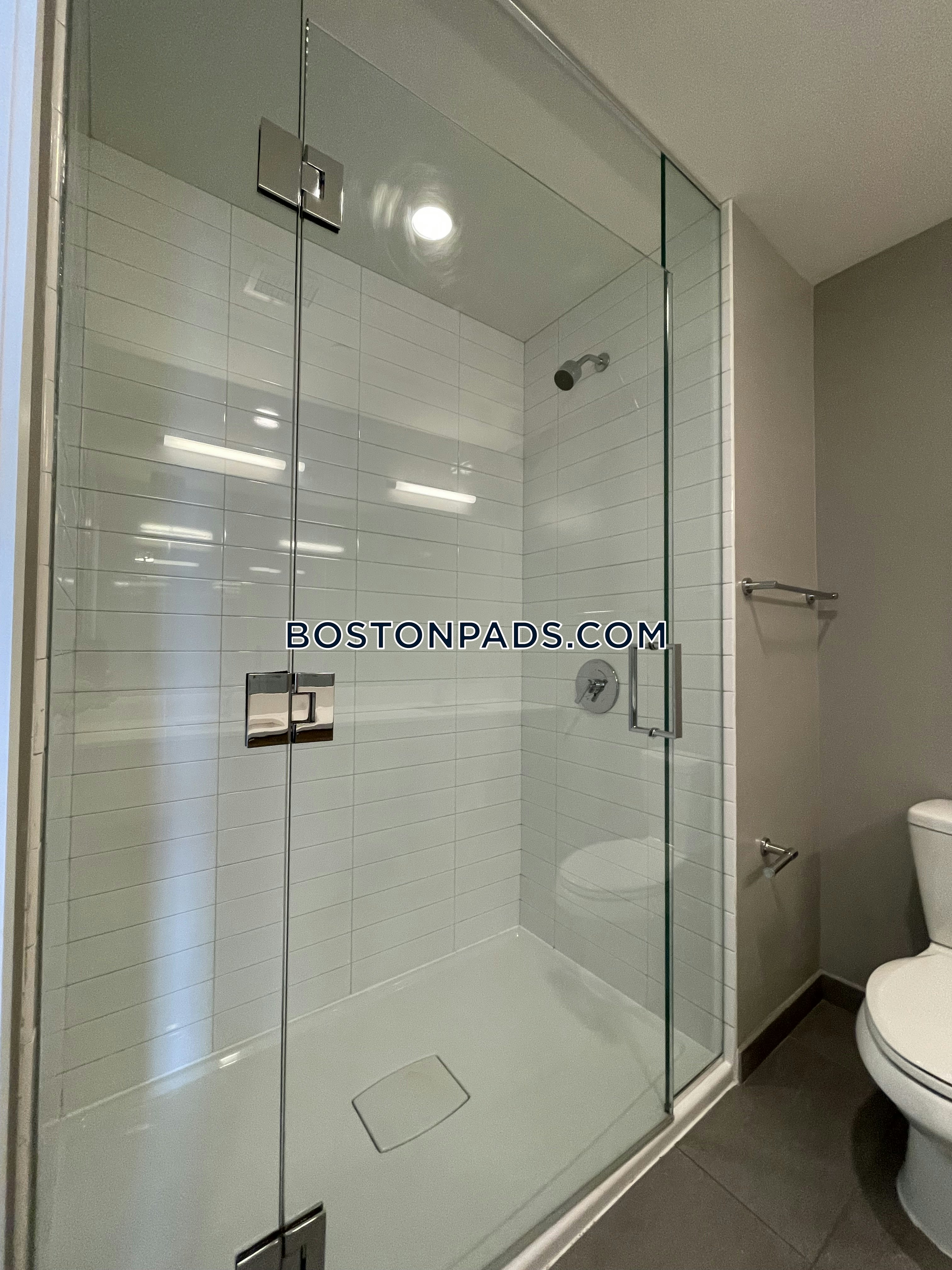 Girard Apartments Photo 102