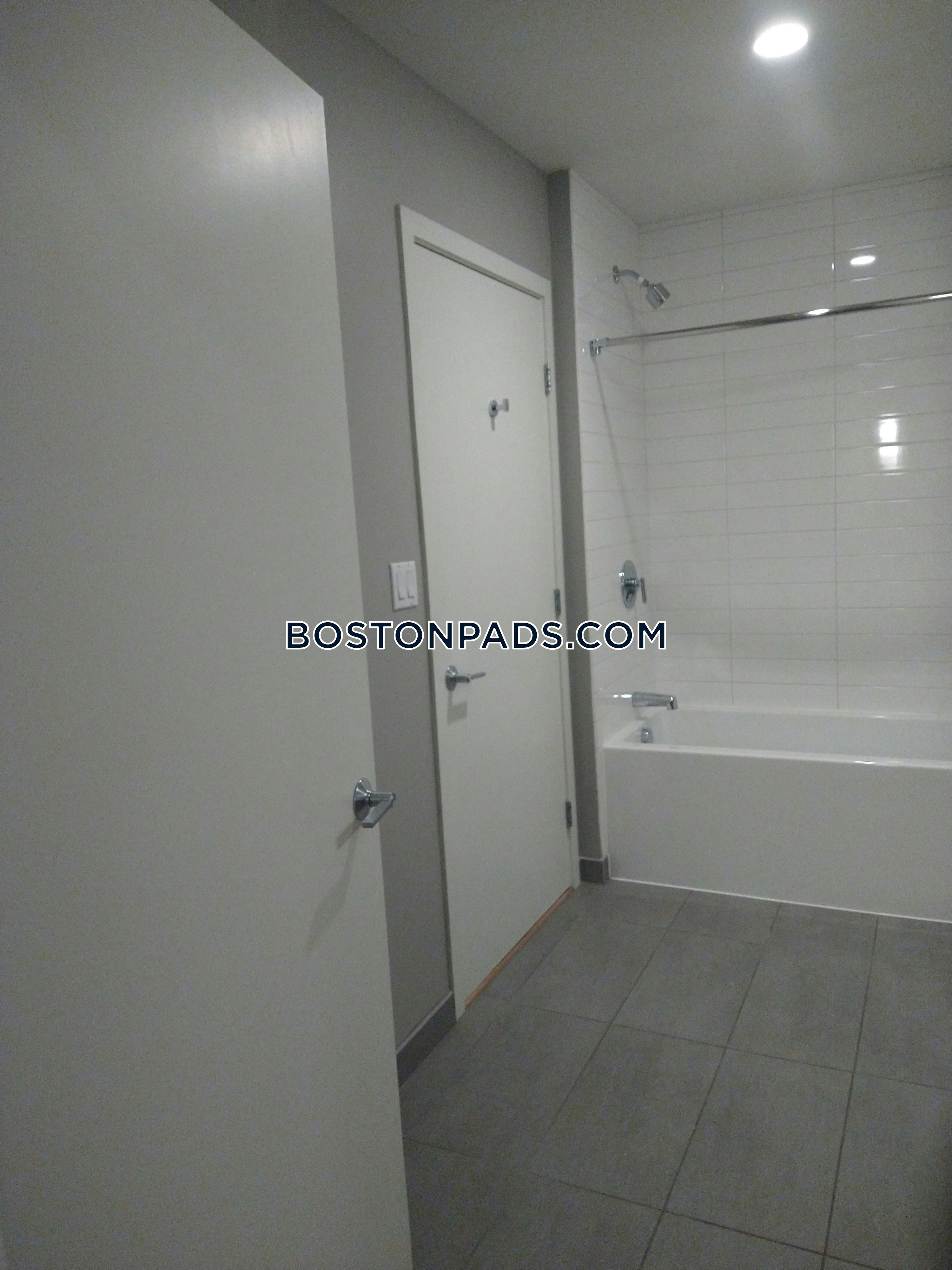 Girard Apartments Photo 125