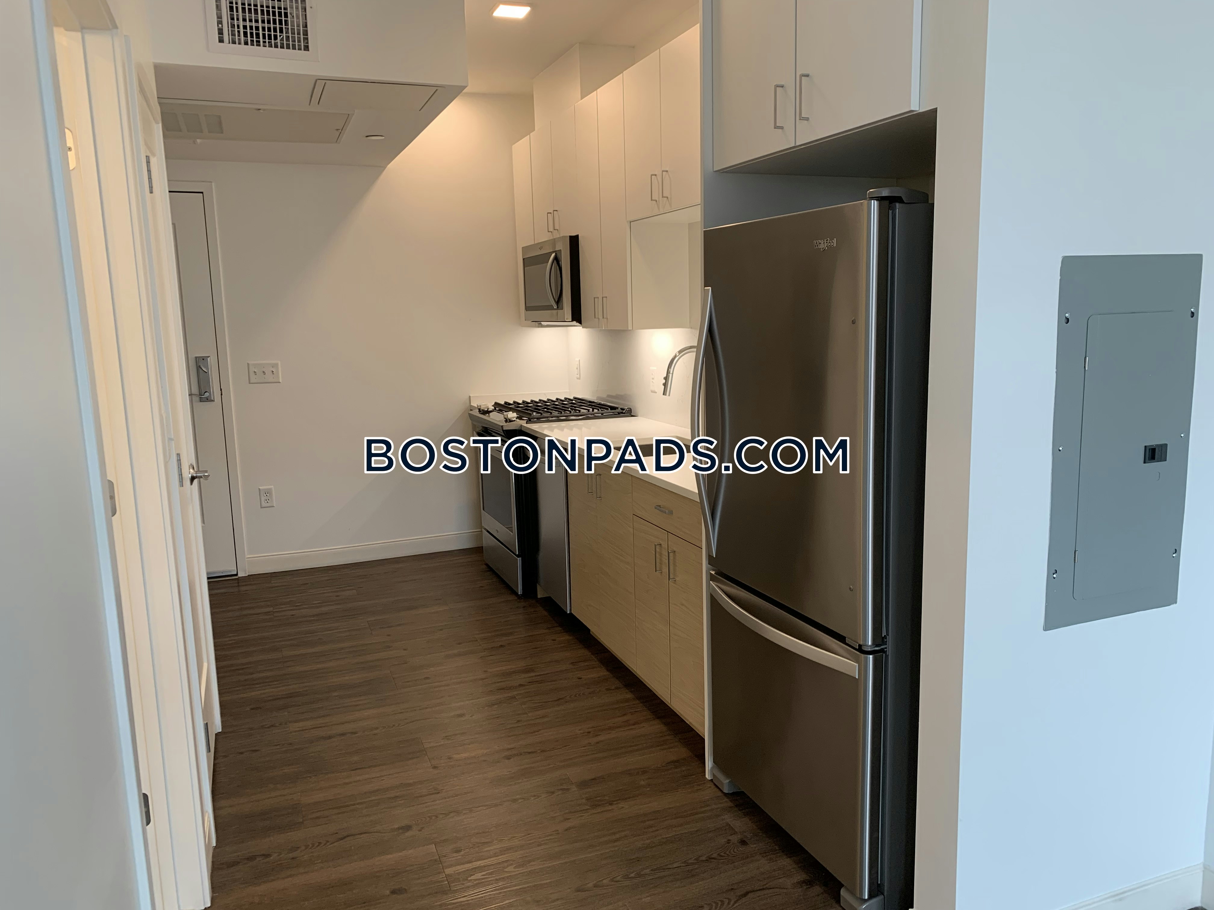 Trio Newton Photo 81