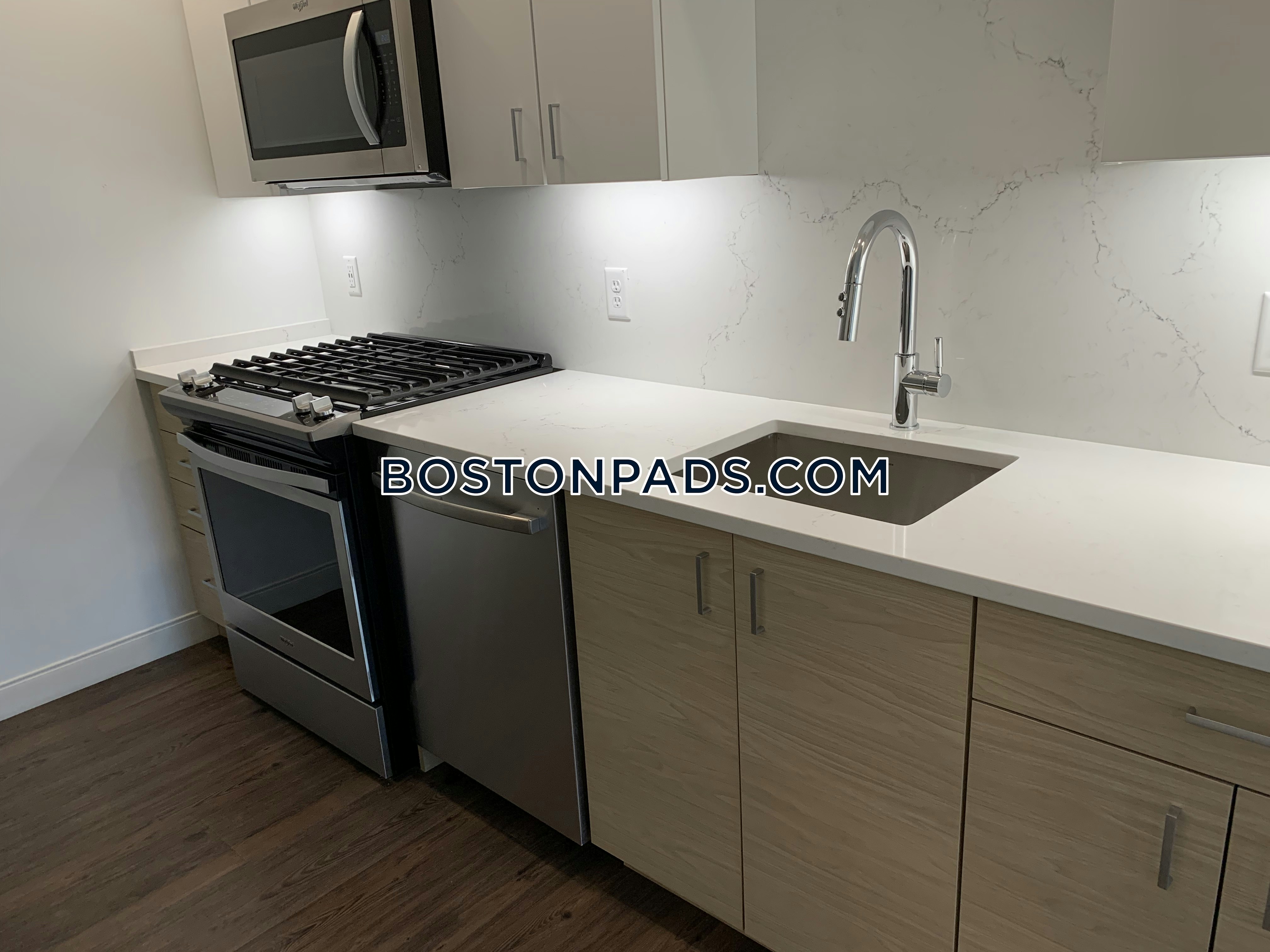 Trio Newton Photo 74