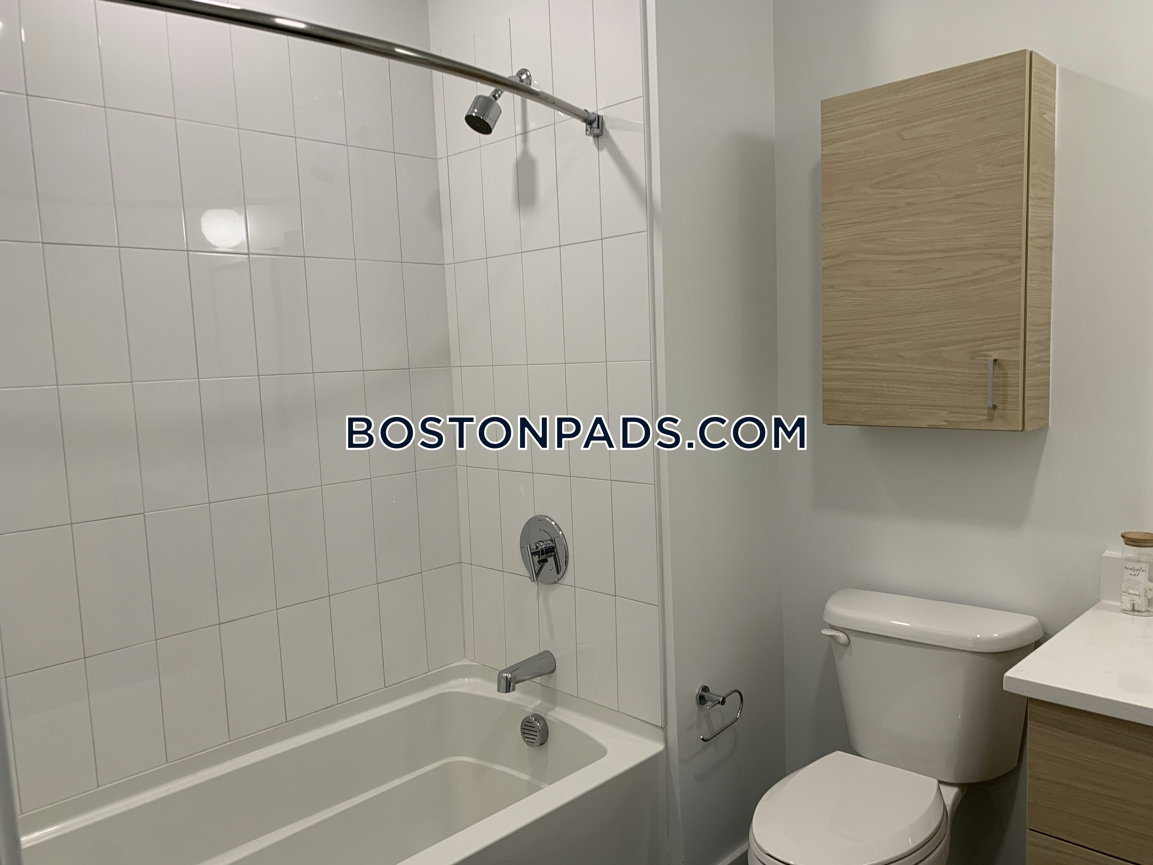 Trio Newton Photo 134