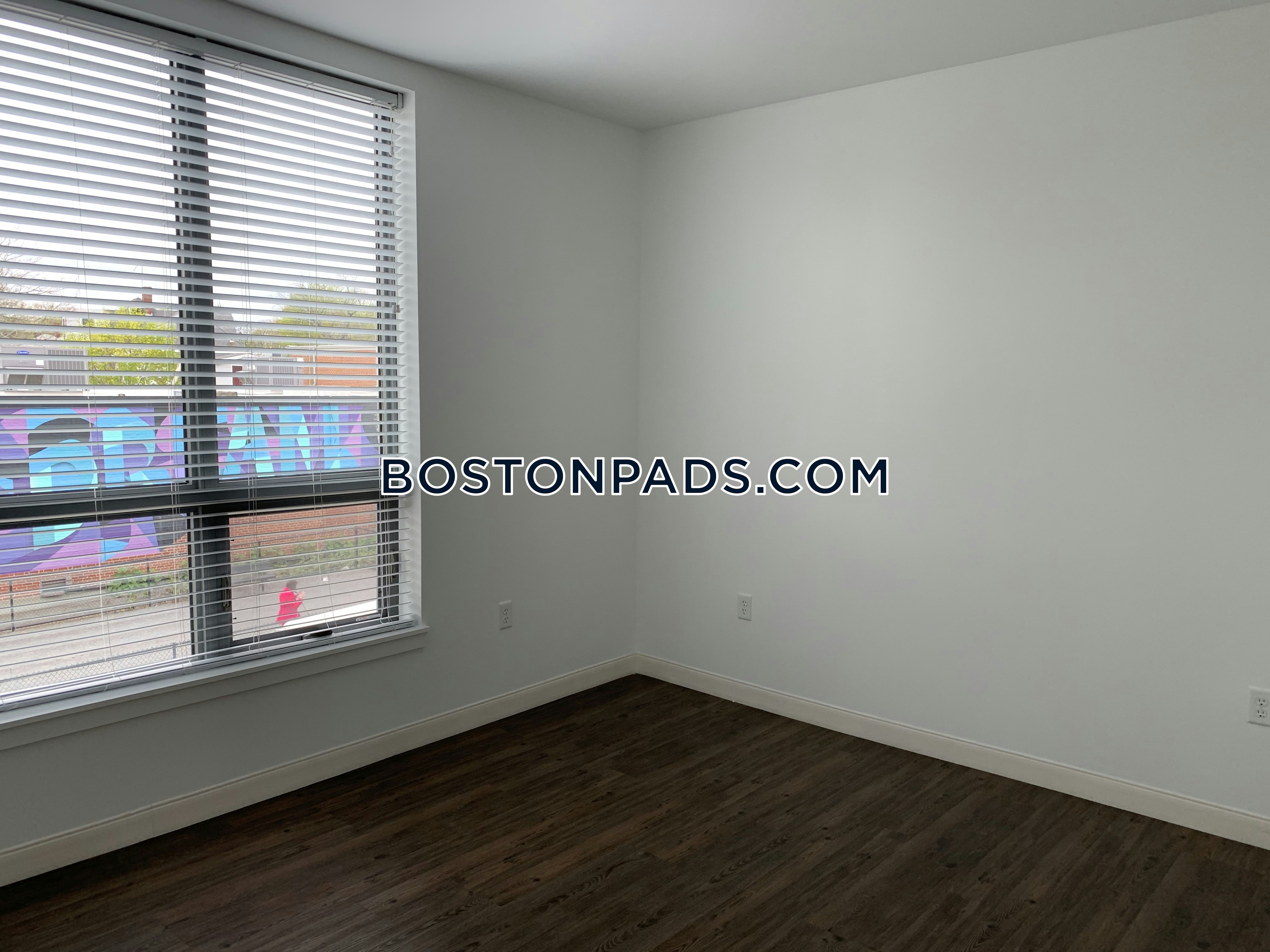 Trio Newton Photo 22