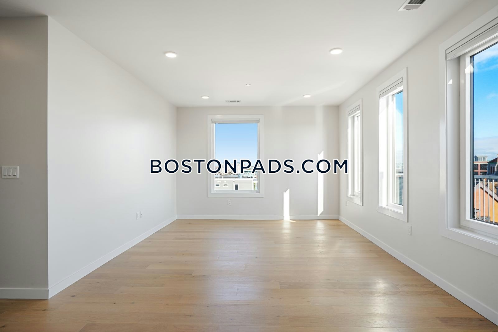 Gateway at Maverick Square Photo 44