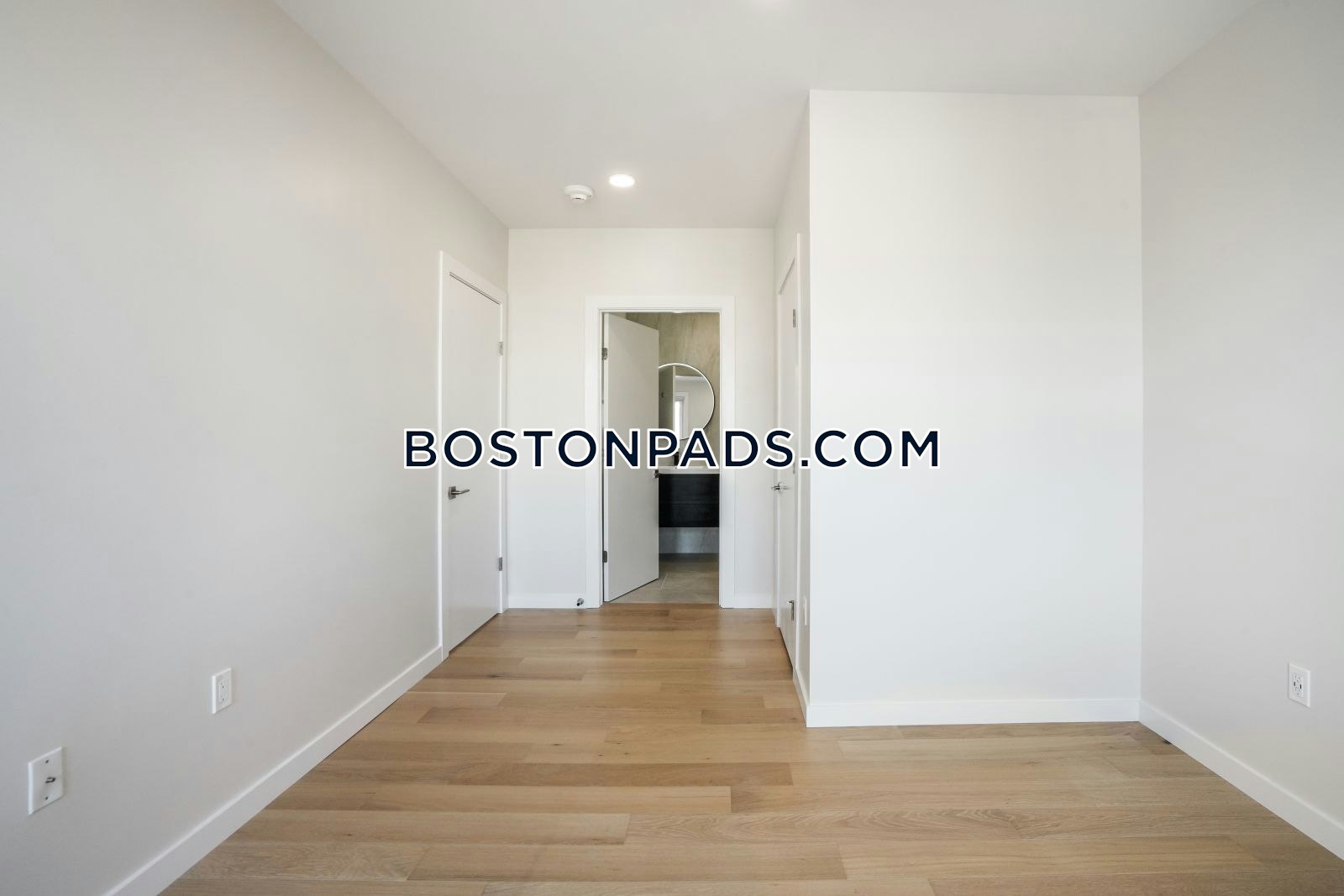 Gateway at Maverick Square Photo 173