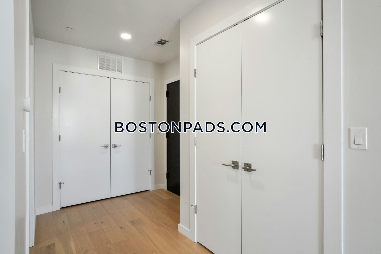 Gateway at Maverick Square Photo 171