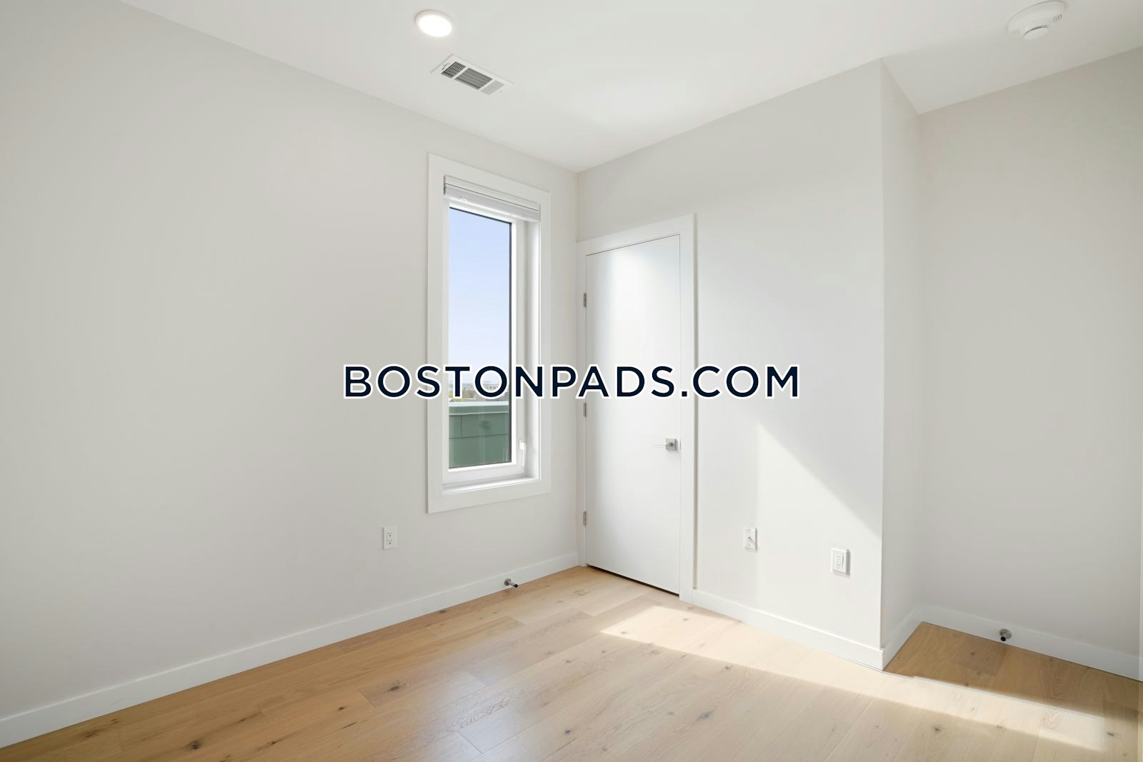 Gateway at Maverick Square Photo 26