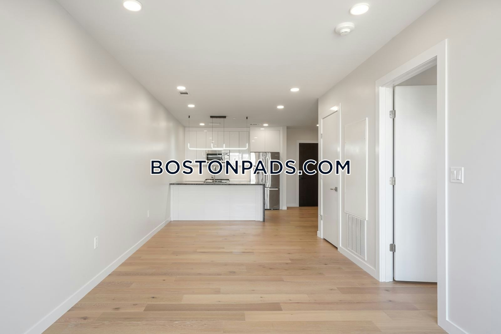 Gateway at Maverick Square Photo 6