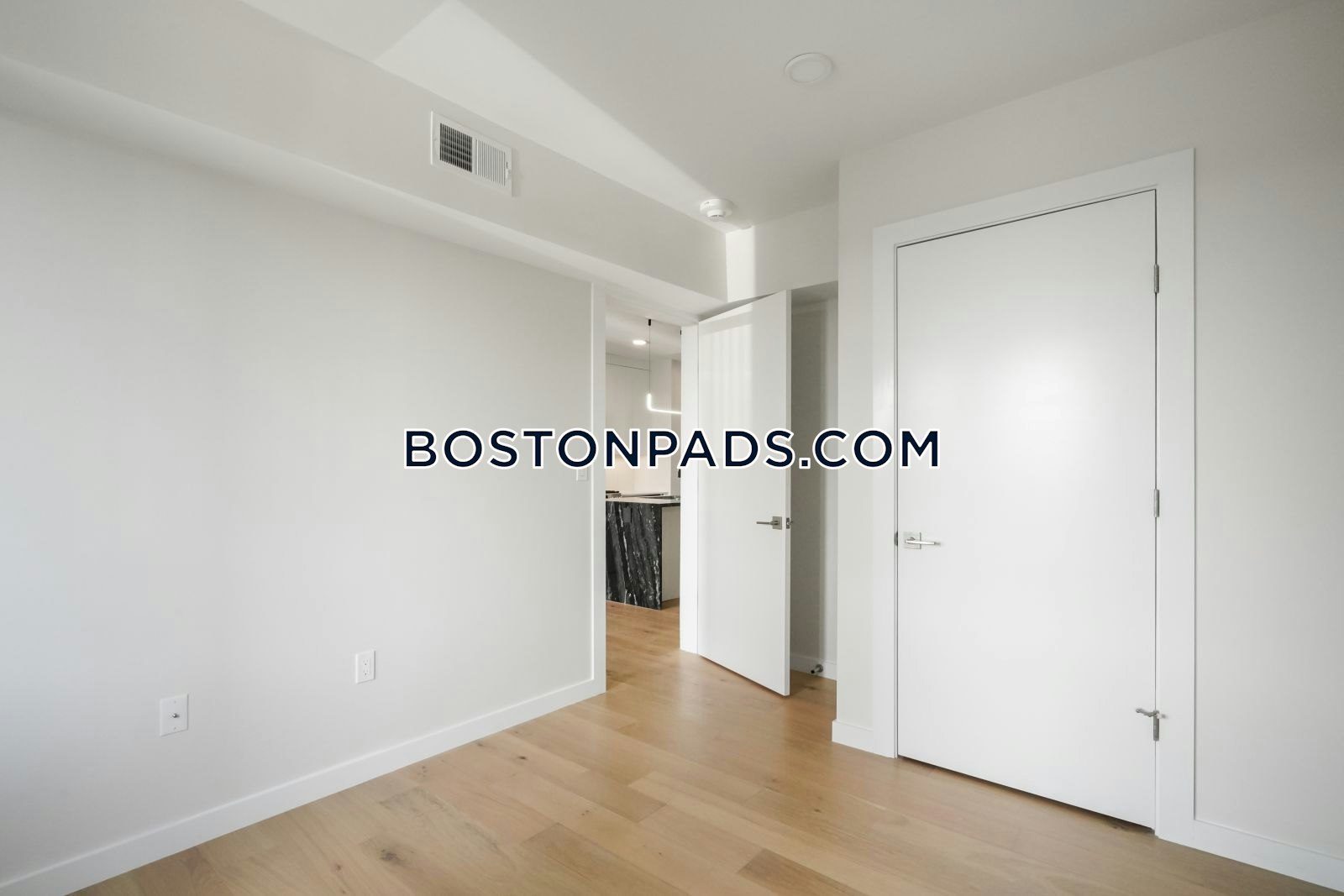 Gateway at Maverick Square Photo 136