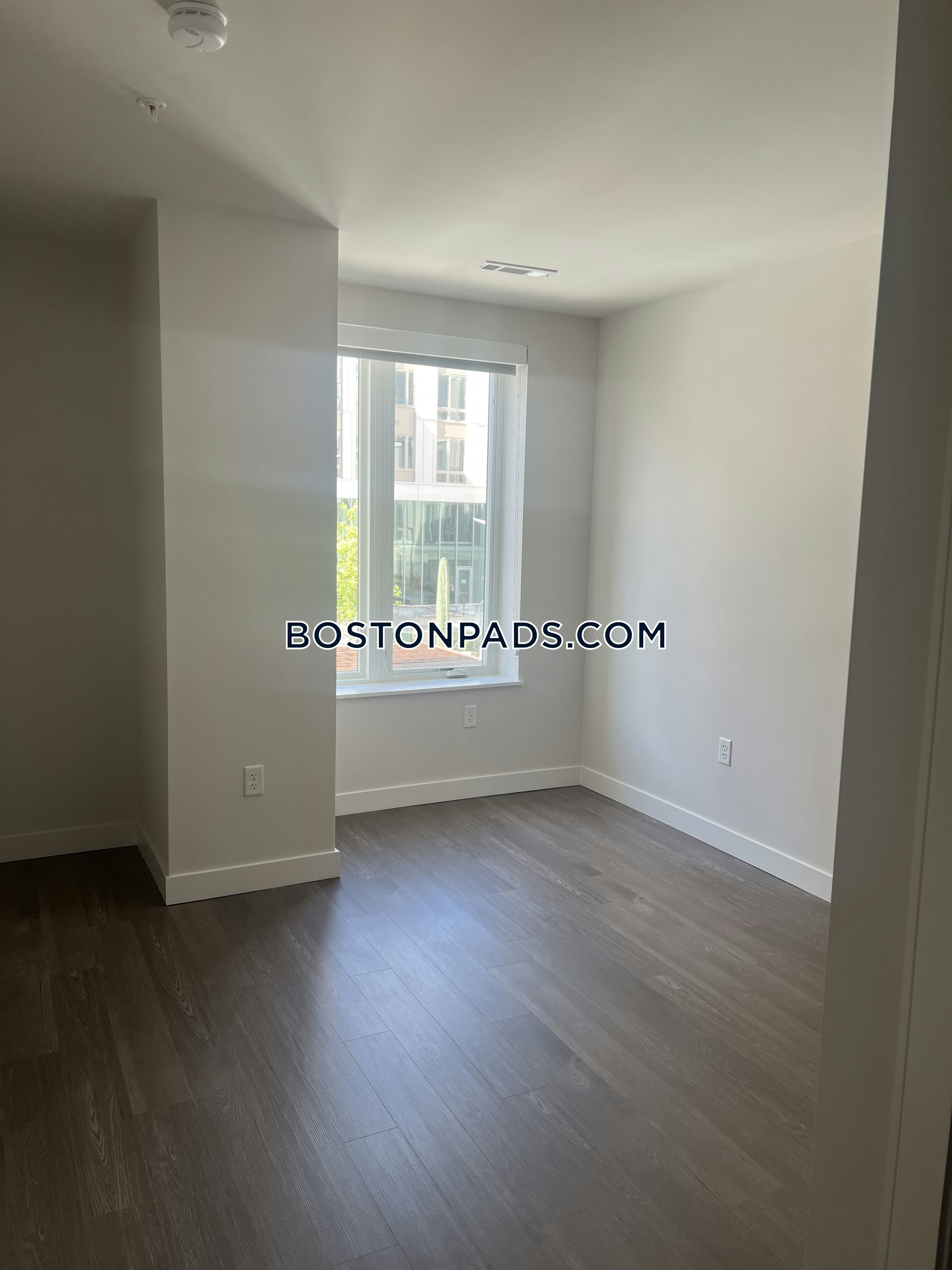 The Laurent Photo 10