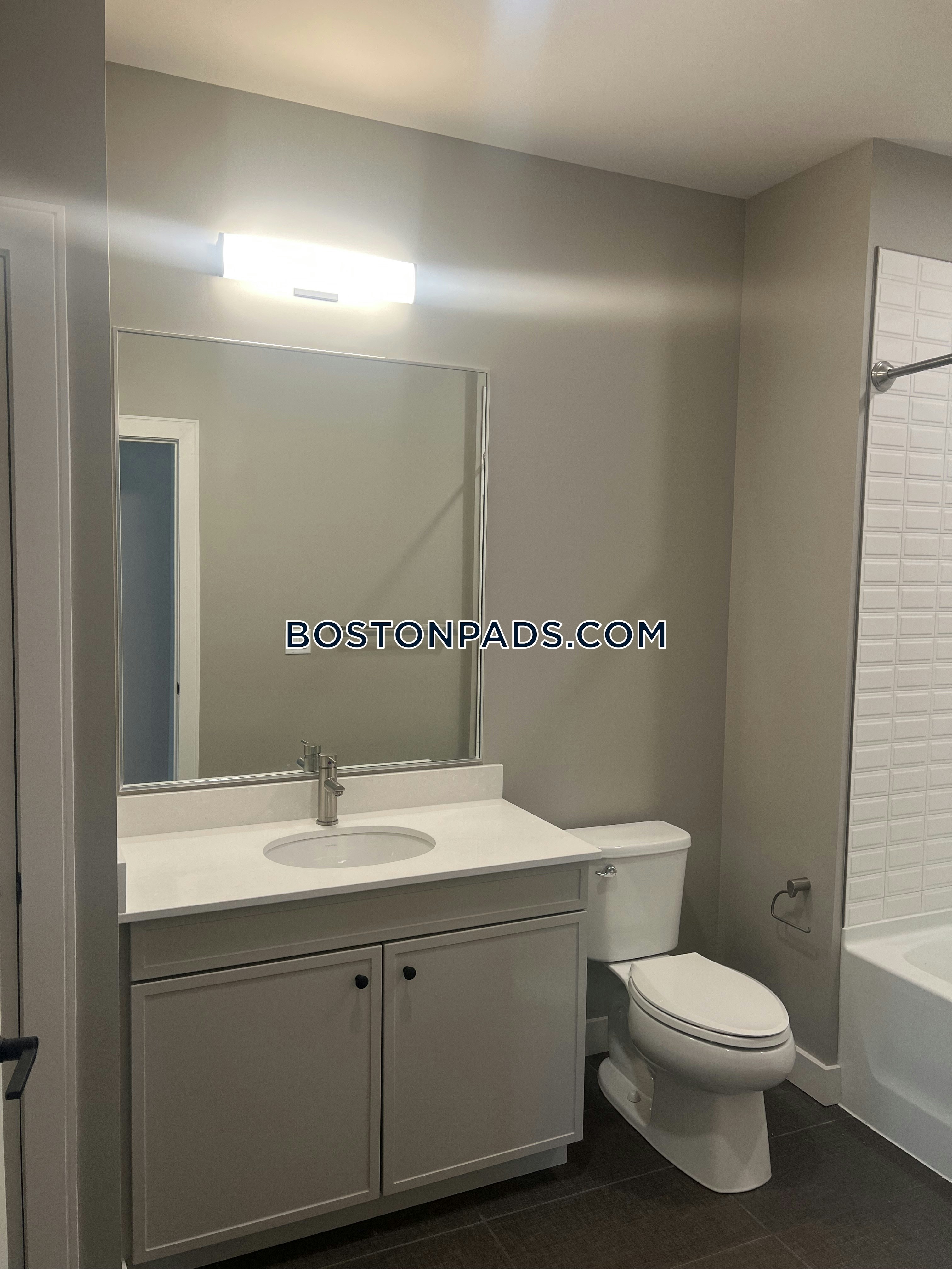 The Laurent Photo 24