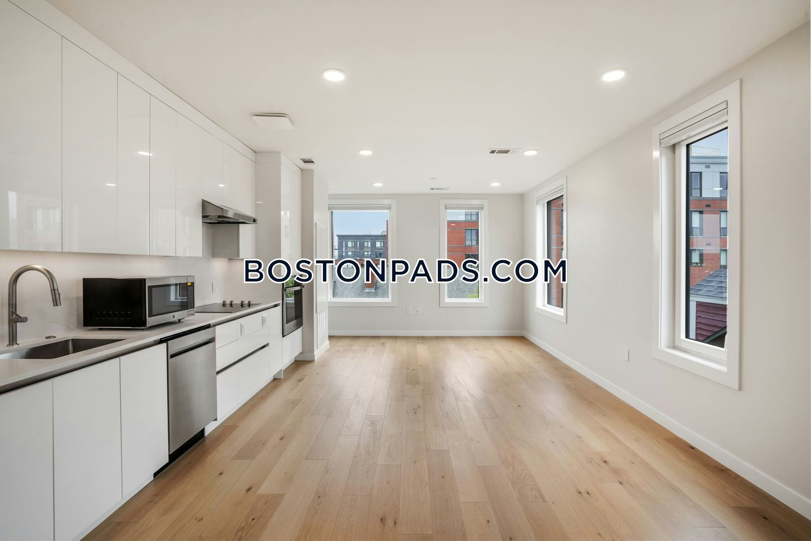 Gateway at Maverick Square Photo 17