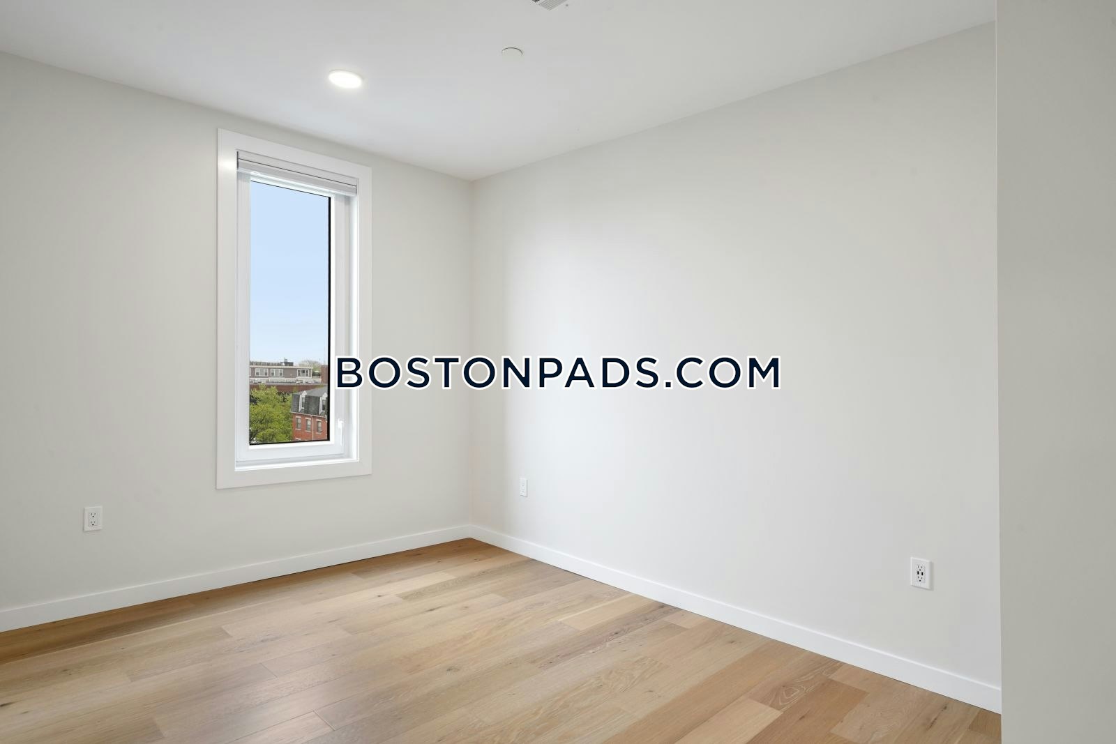 Gateway at Maverick Square Photo 60