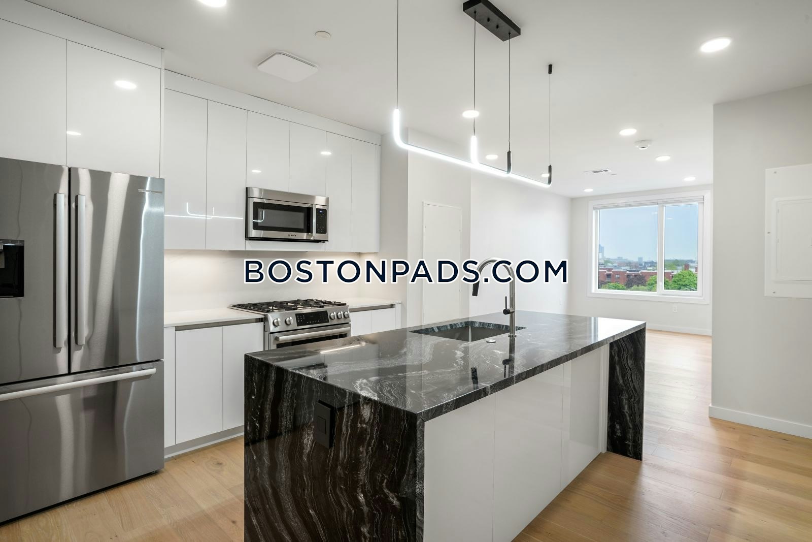 Gateway at Maverick Square Photo 116