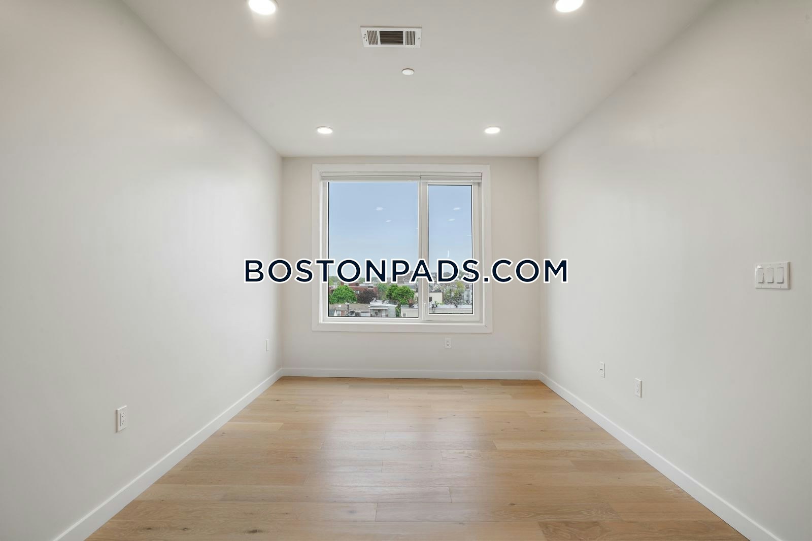 Gateway at Maverick Square Photo 93