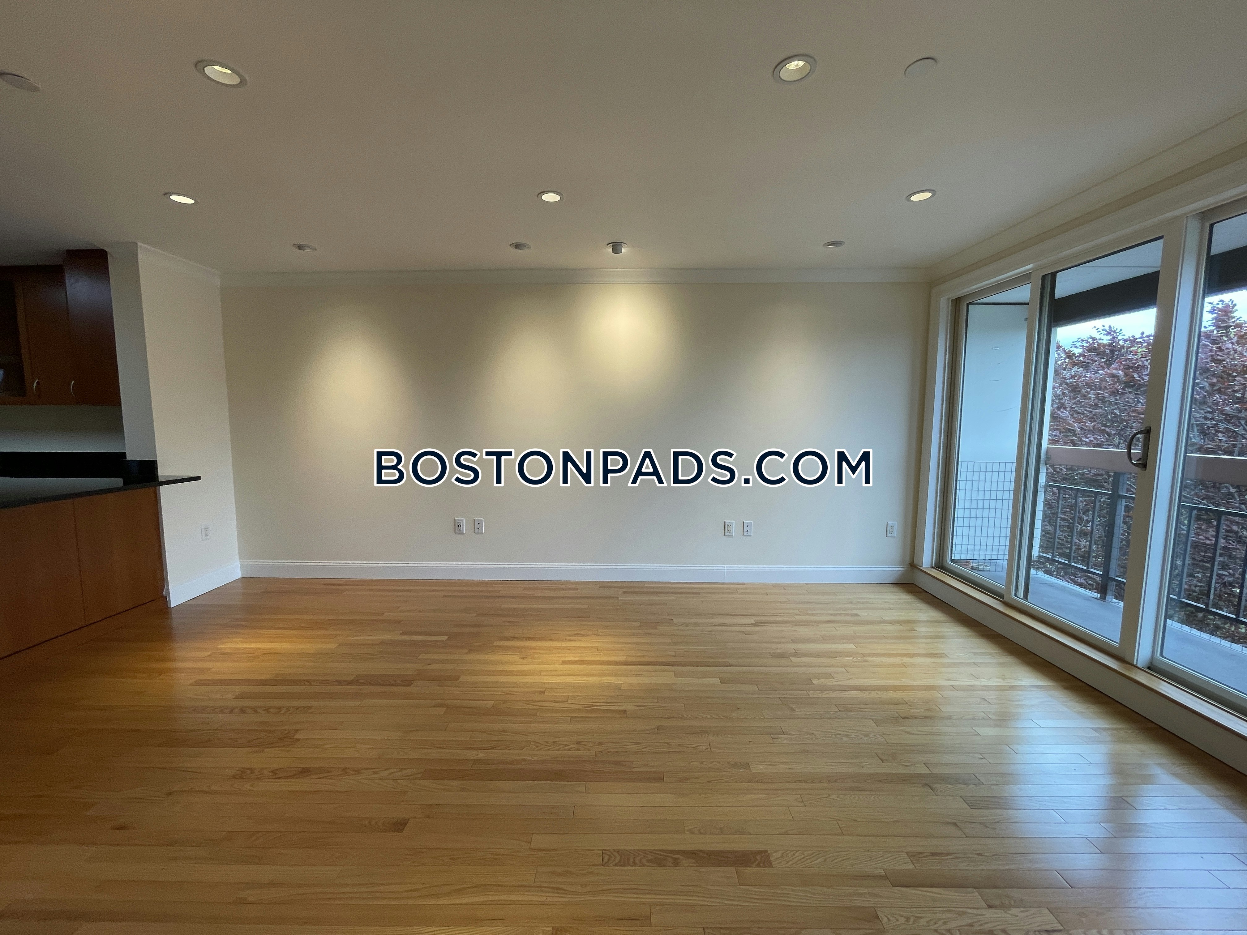 1443 Beacon Photo 169