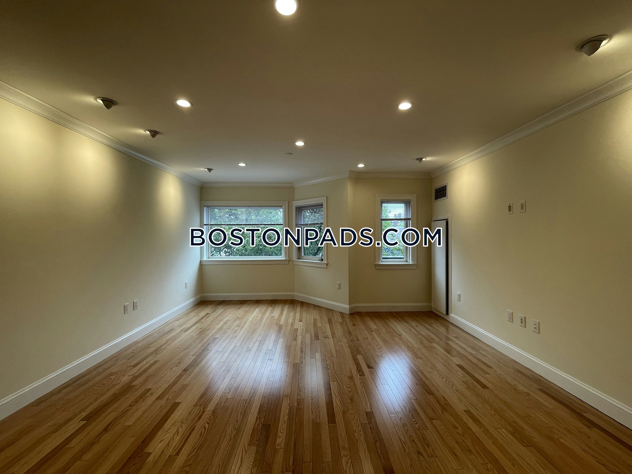1443 Beacon Photo 148