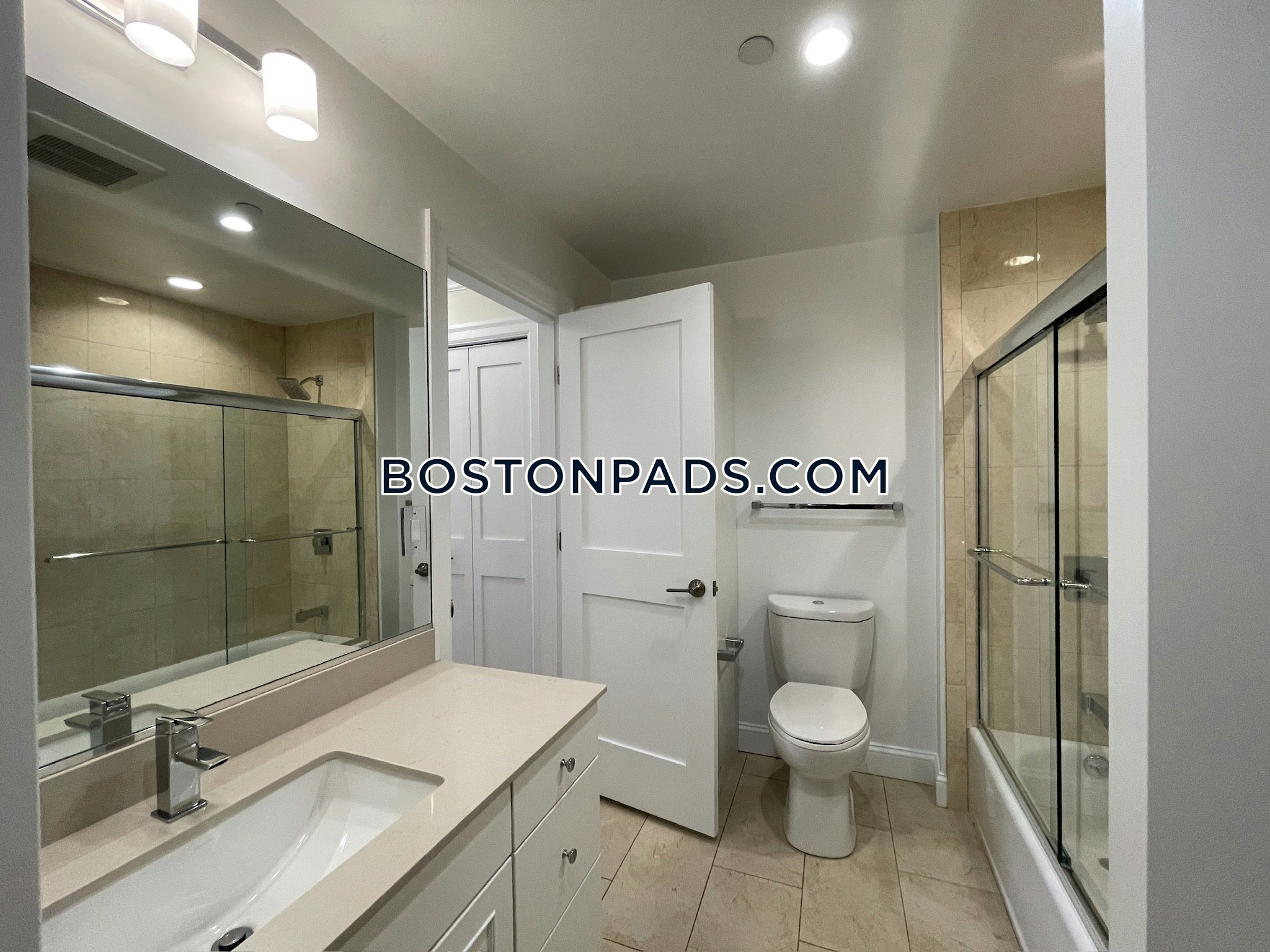 1443 Beacon Photo 100